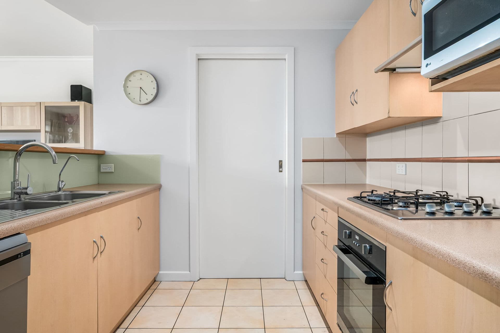 23 Clayton Avenue, Plympton - Thumbnail 6