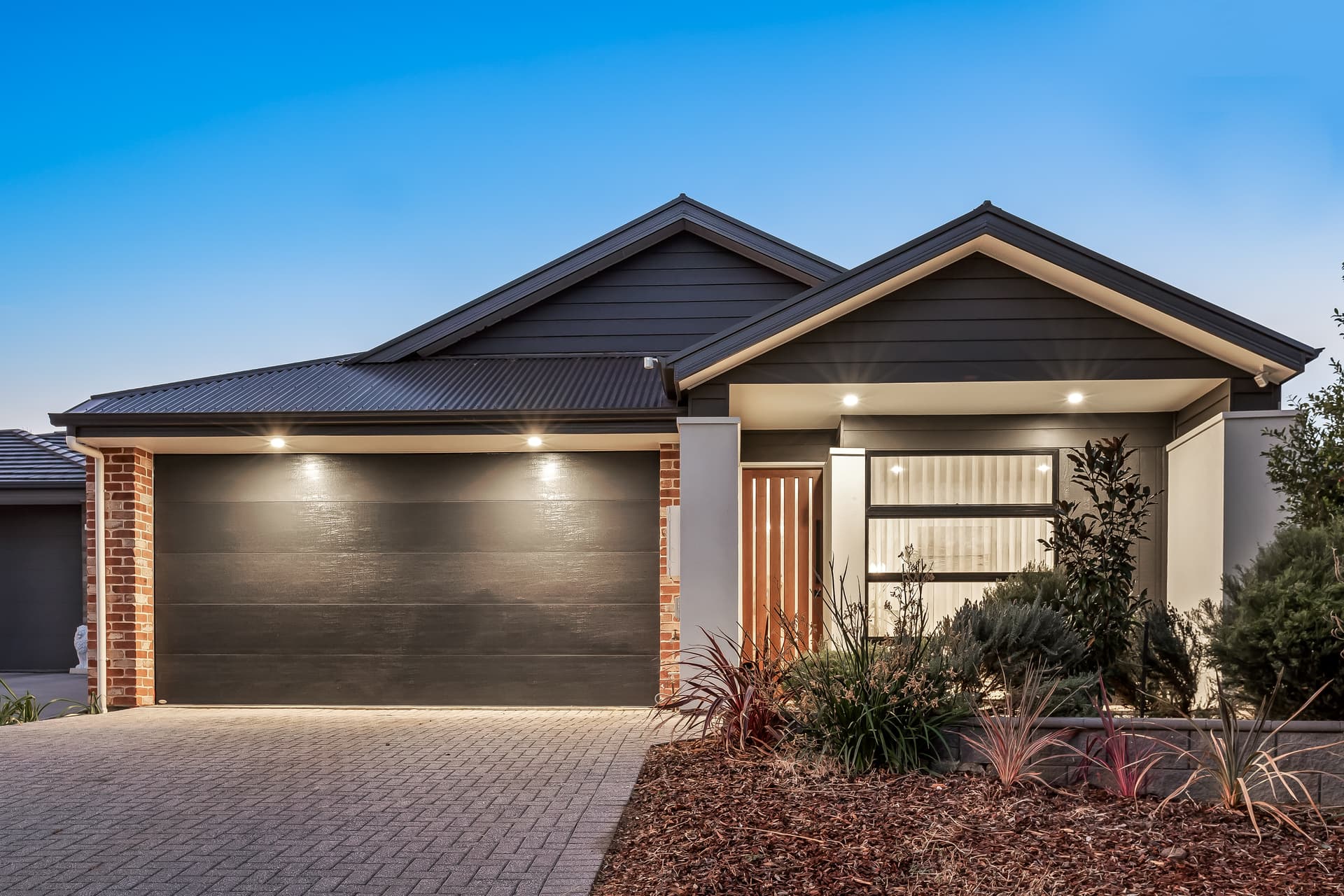 205A Black Road, Flagstaff Hill - Image 1
