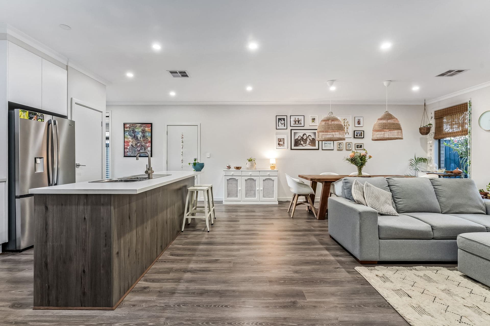 12A Hyde Place, Christies Beach - Image 1