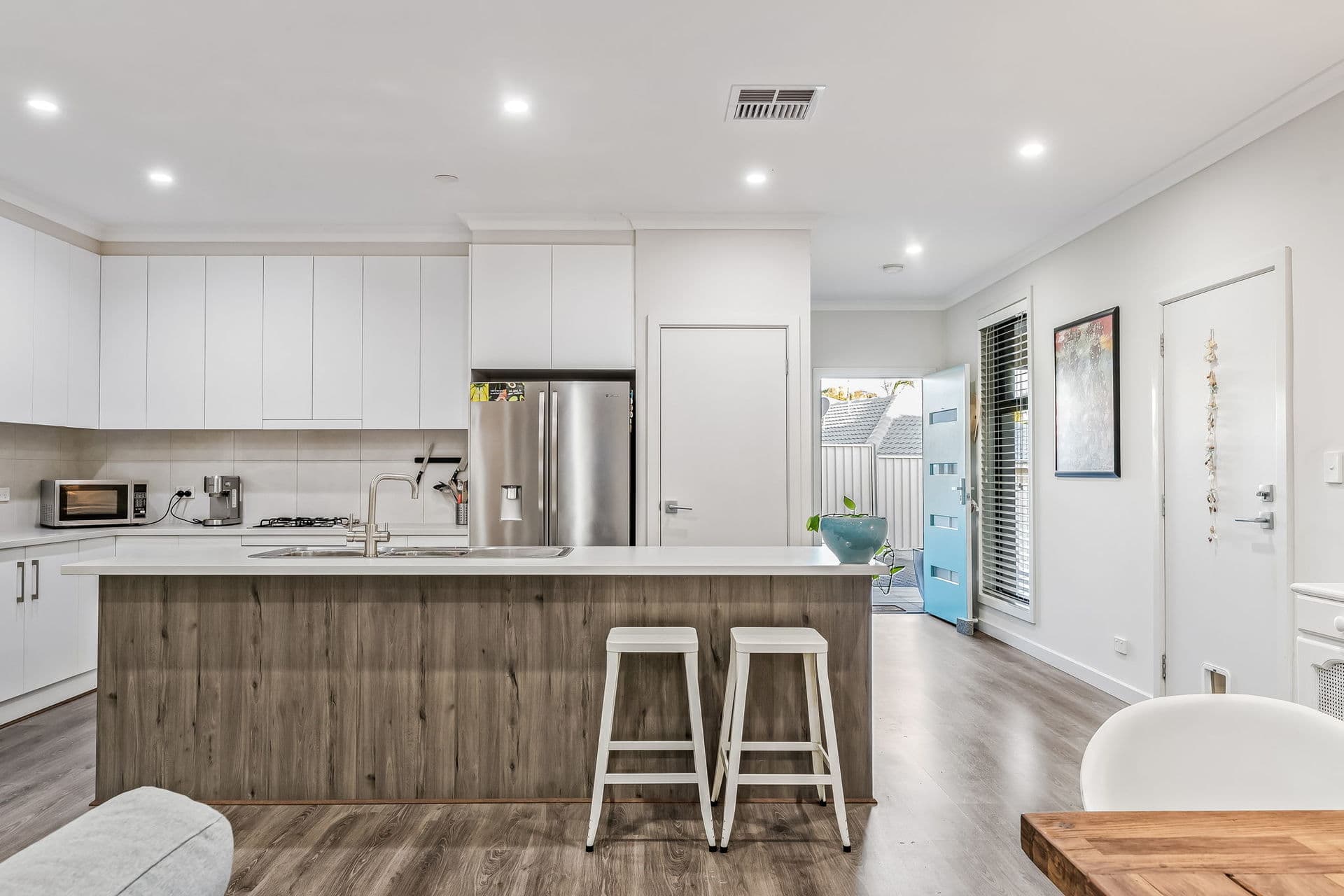 12A Hyde Place, Christies Beach - Thumbnail 3