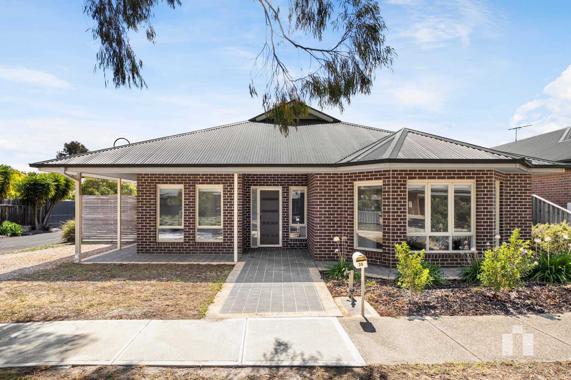 38 Warrawong Circuit, Doreen - Thumbnail 2