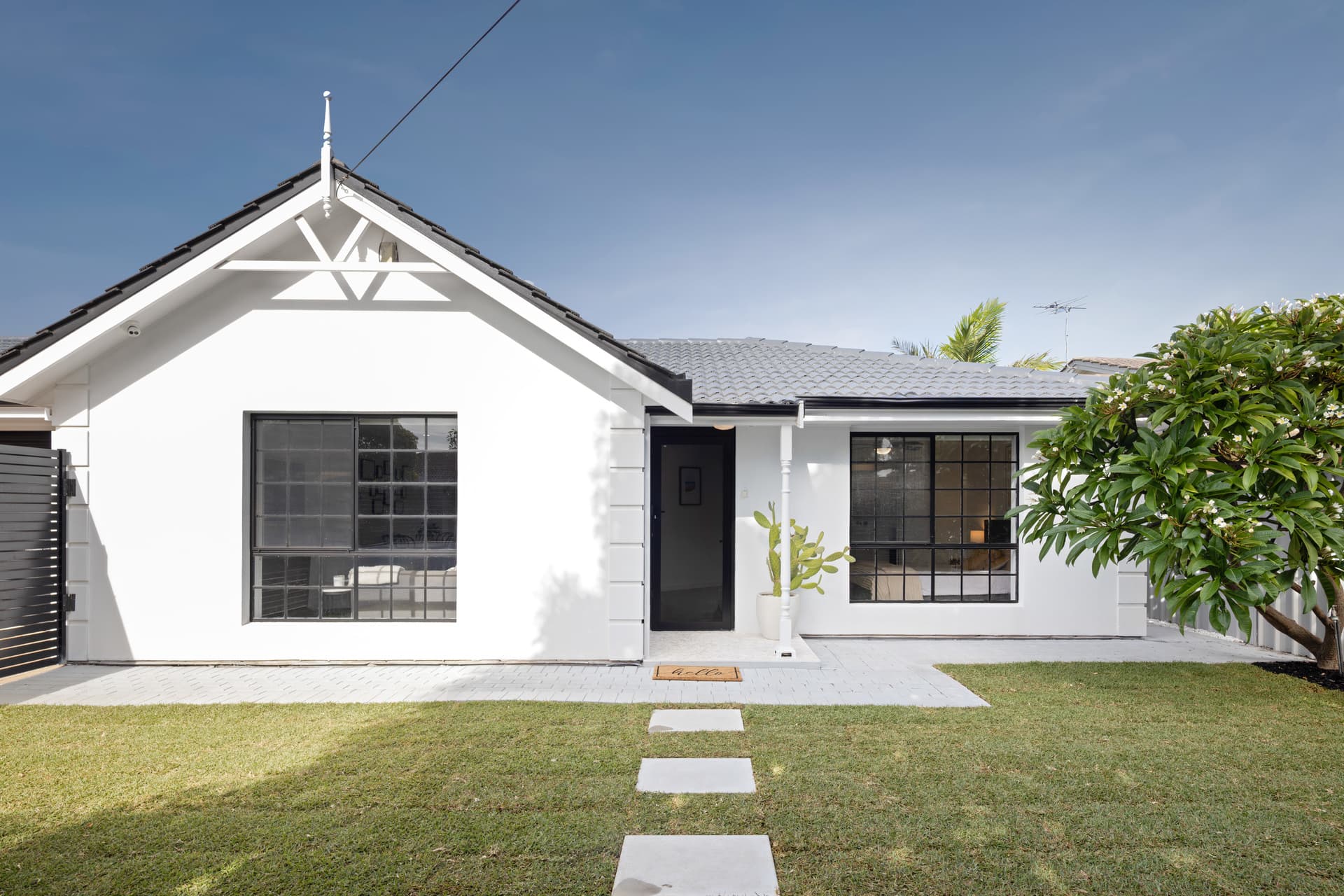 1/1 Strathmore Terrace, Brighton - Image 1