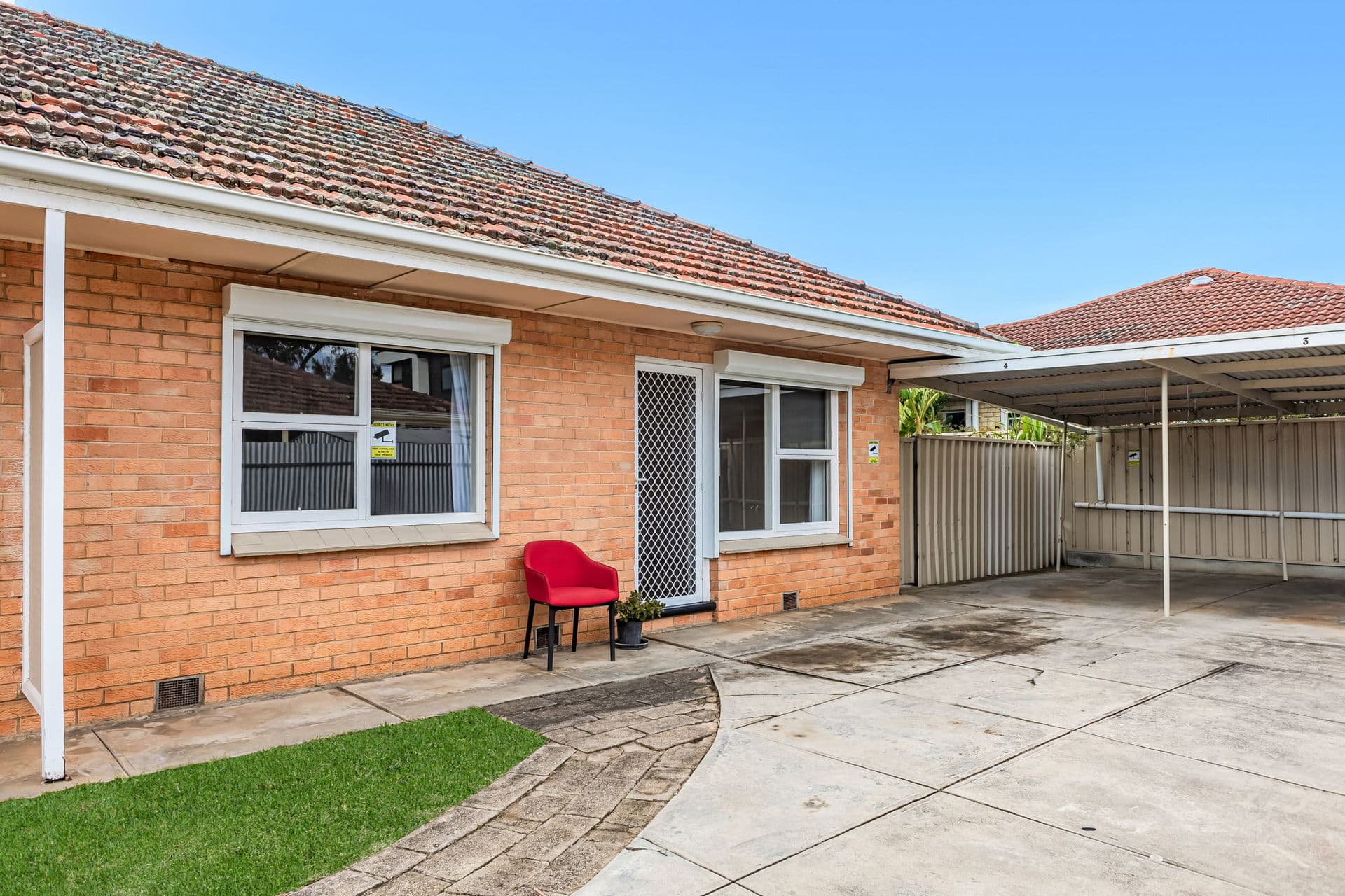 4/4 Pine Avenue, Glenelg North - Image 1