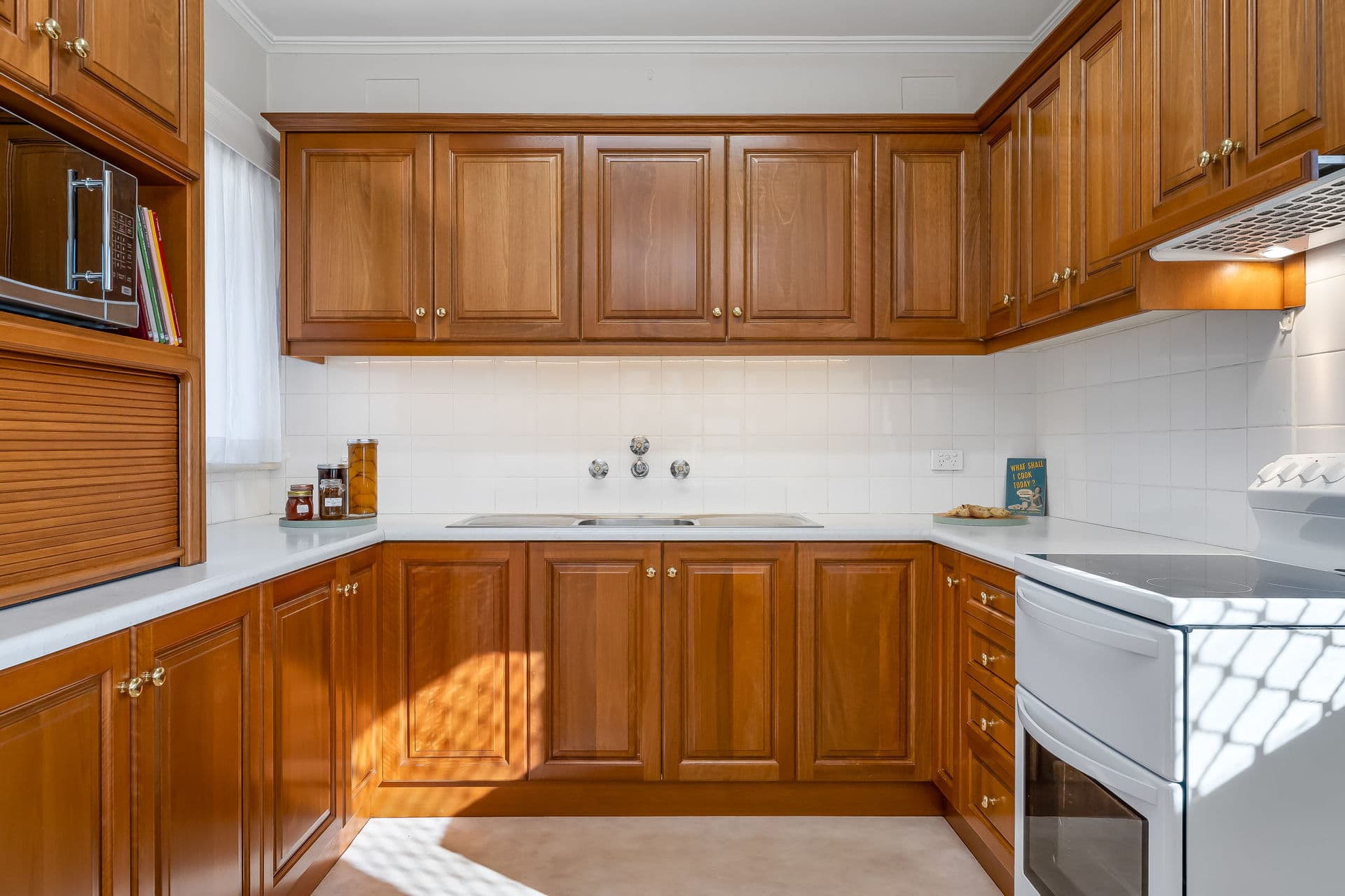 12 Dryden Road, Black Forest - Thumbnail 3