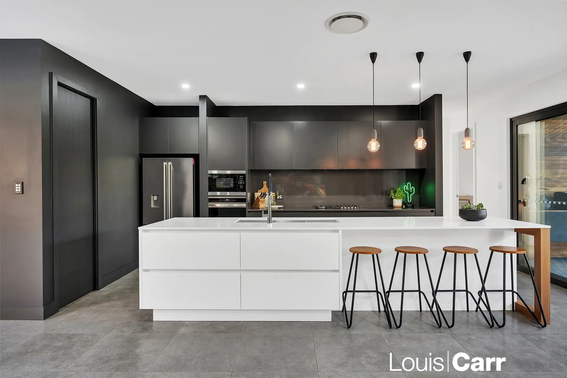 2/16 St Thomas  Street, Bronte, Buddina - Thumbnail 3