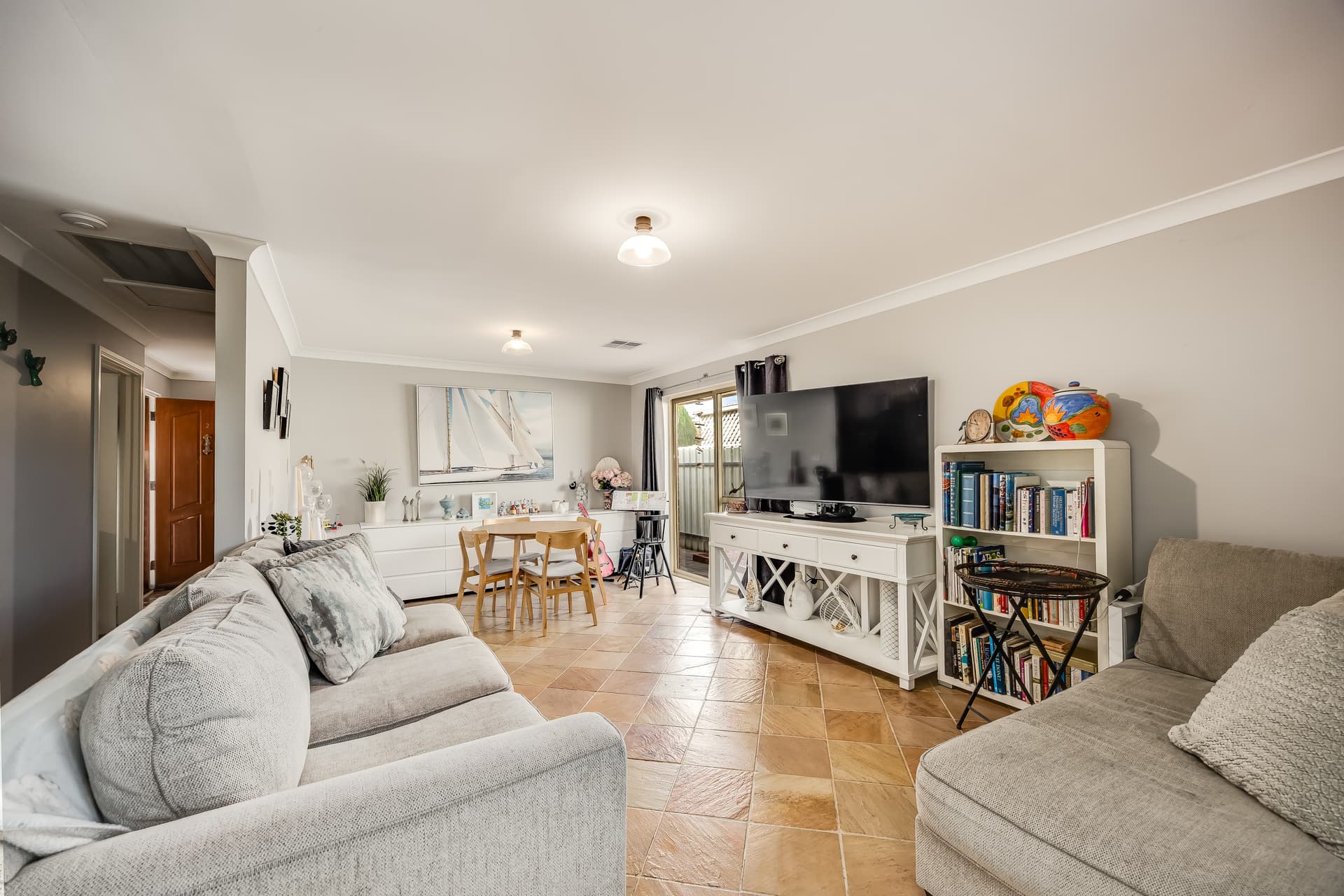 2/32A Sixth Avenue, Ascot Park - Thumbnail 3