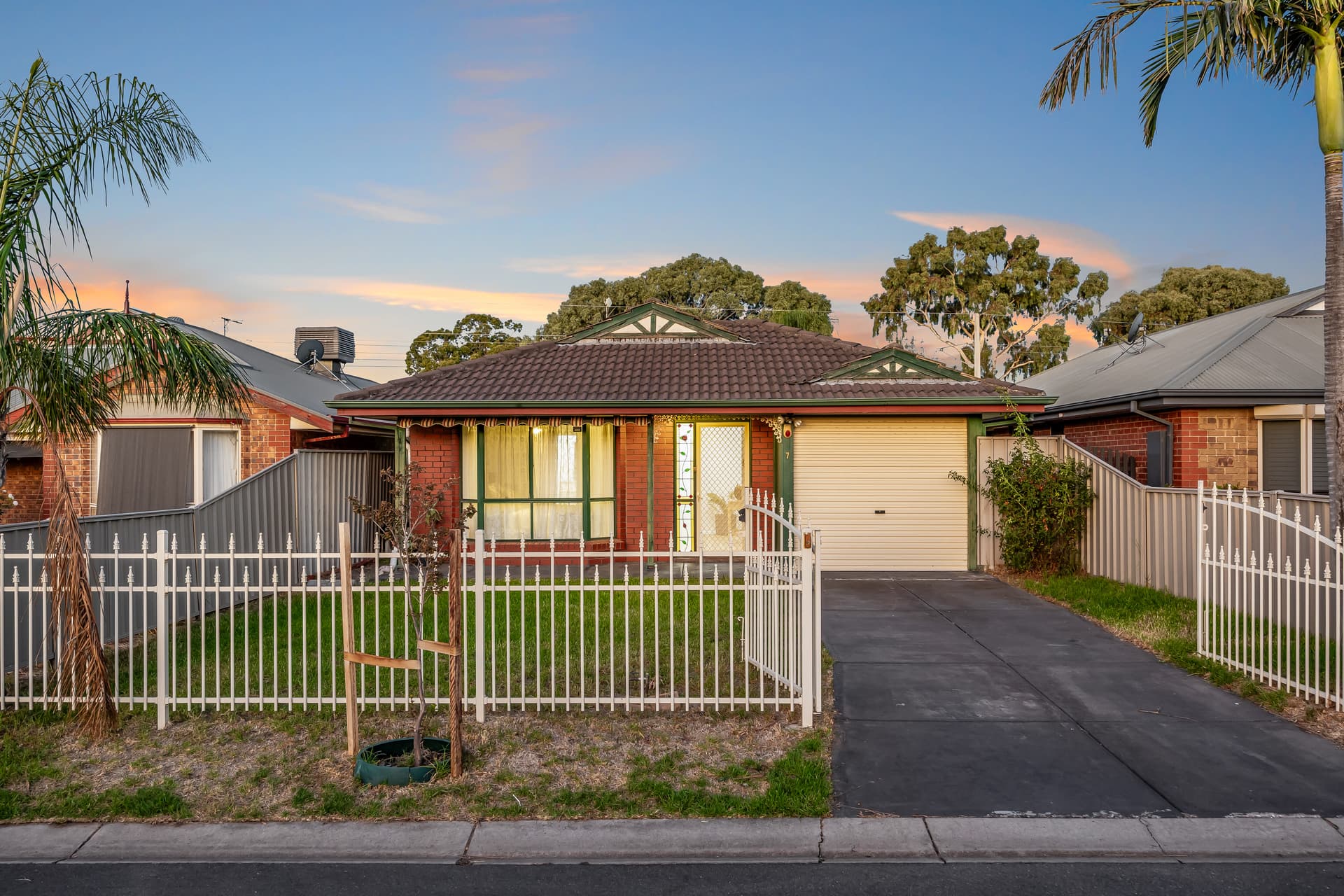 7 Cameron Court, Mitchell Park - Image 1