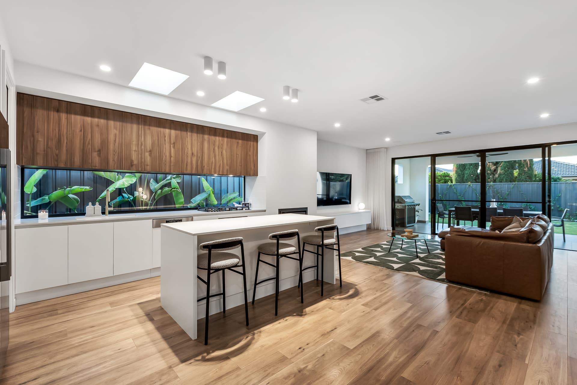 15 Burton Avenue, Park Holme - Thumbnail 2