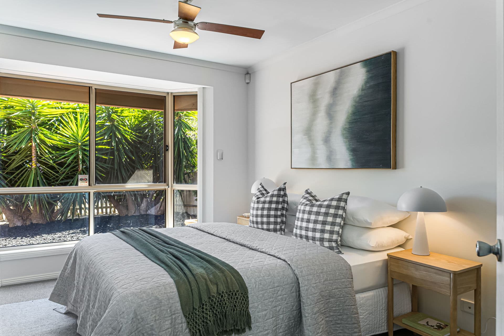 8 McQuillan Avenue, Renown Park - Thumbnail 2