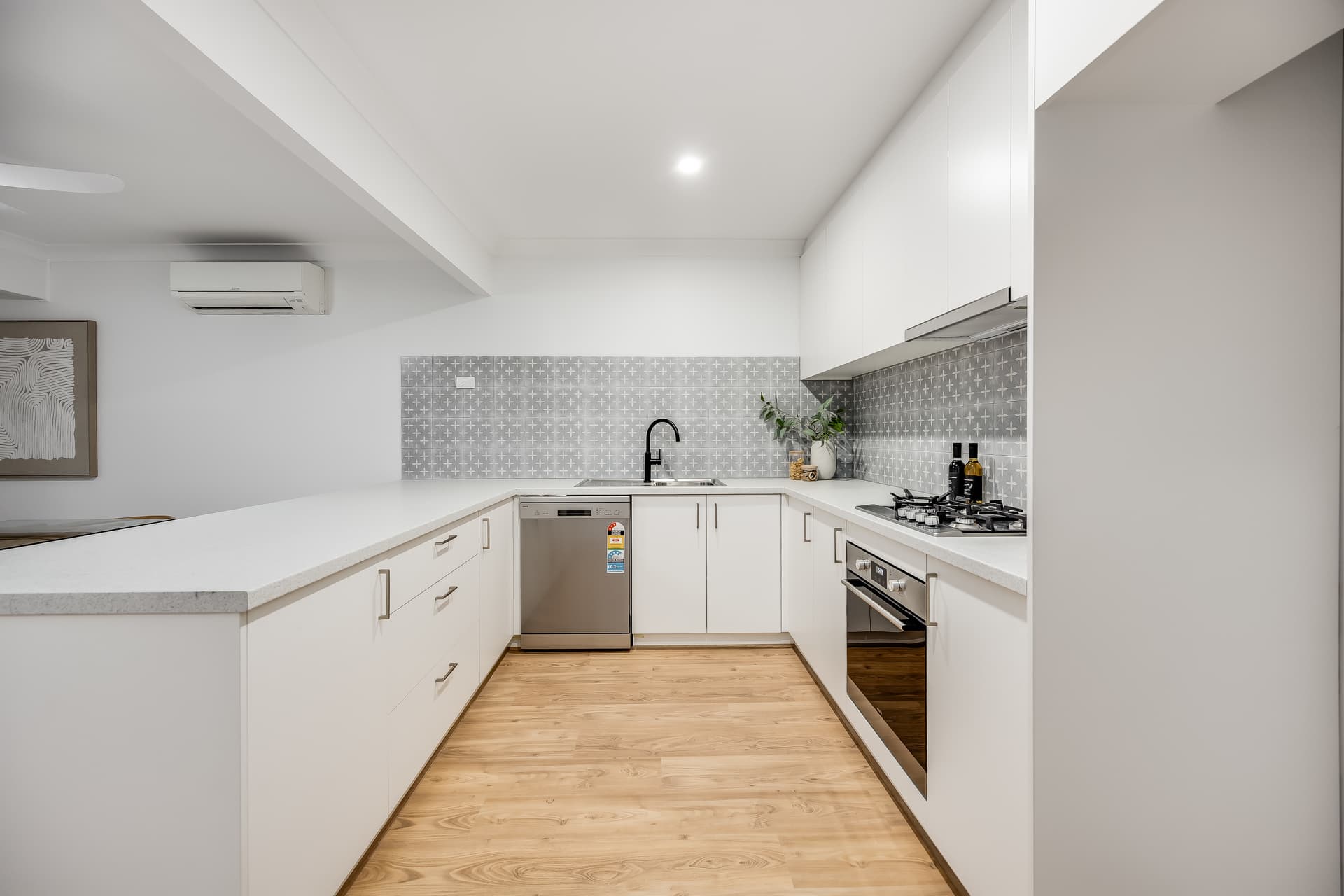 1/84A Nunyah Avenue, Park Holme - Thumbnail 6