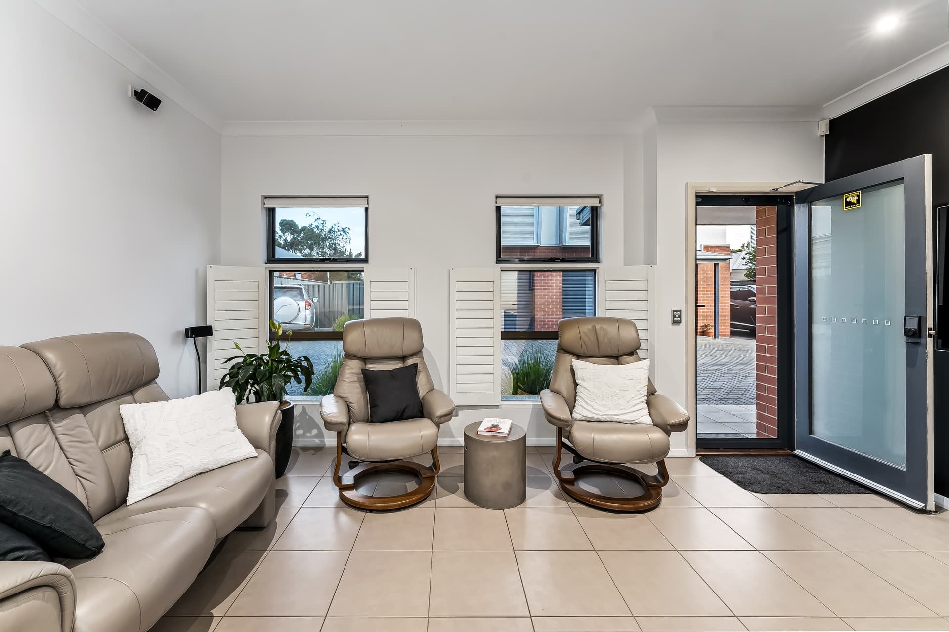 7C Albany Crescent, Oaklands Park - Thumbnail 2
