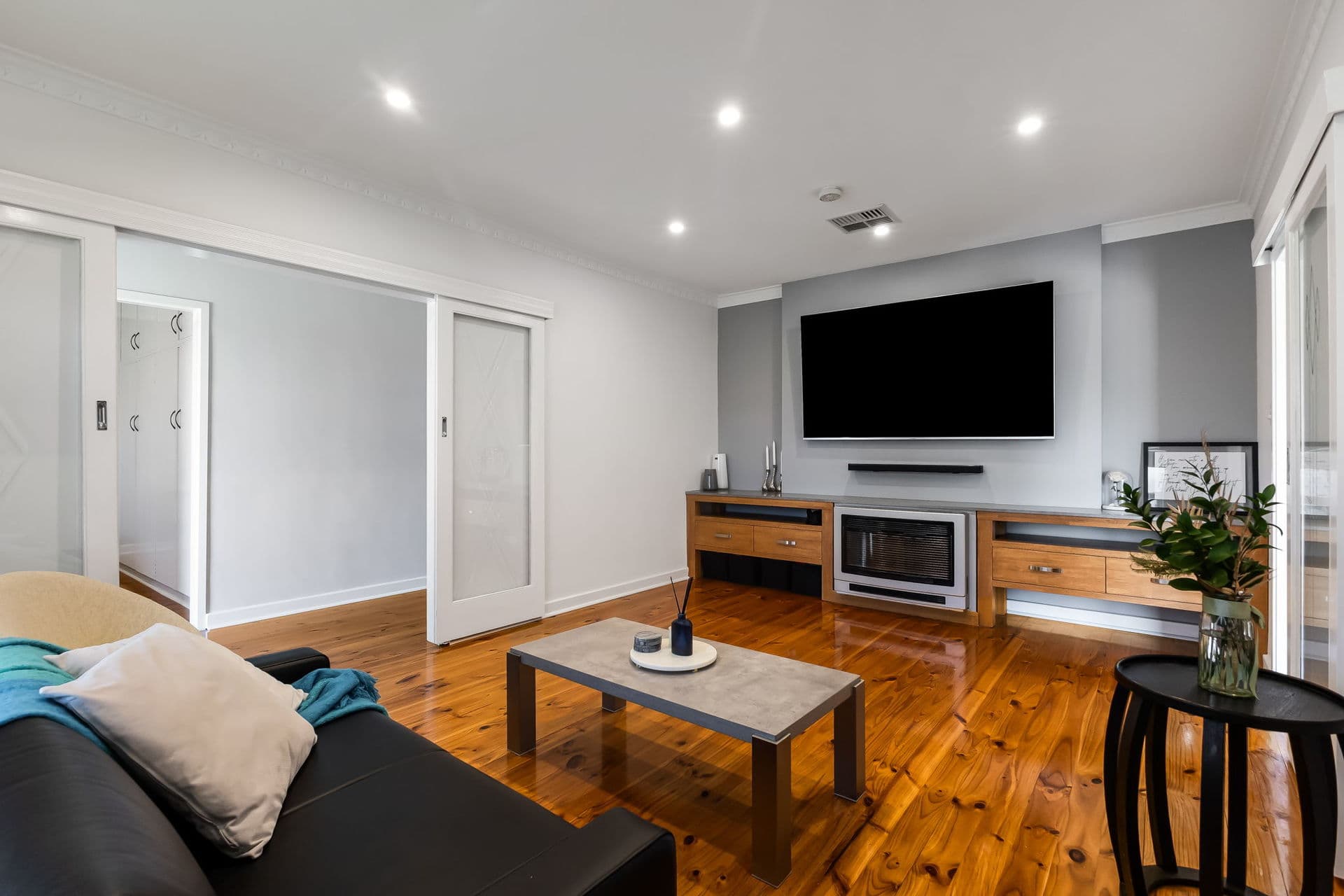 30 Mead Crescent, Melrose Park - Thumbnail 2