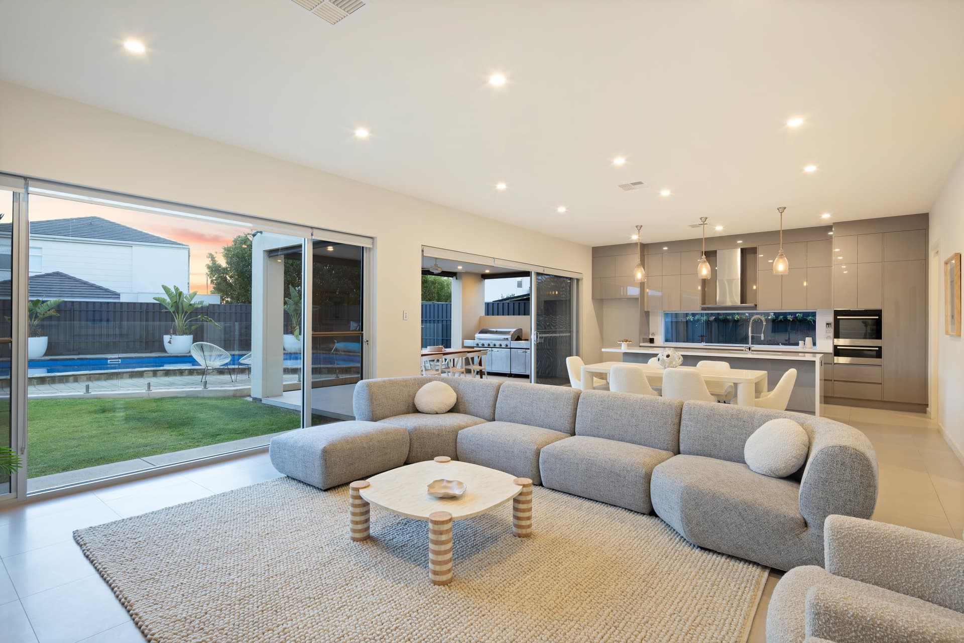 7 Shirley Crescent, West Beach - Thumbnail 2