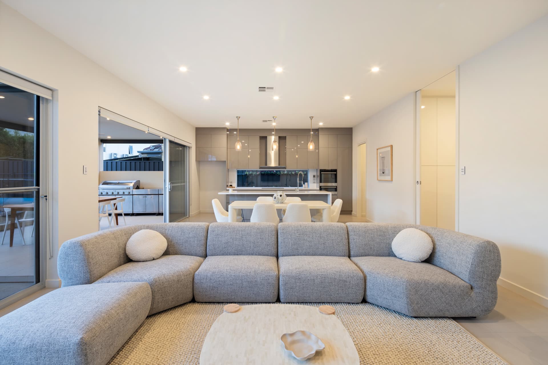 7 Shirley Crescent, West Beach - Thumbnail 3