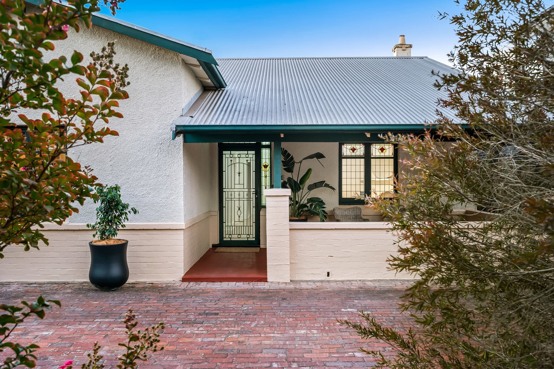 15 Elizabeth Avenue, Plympton - Image 1