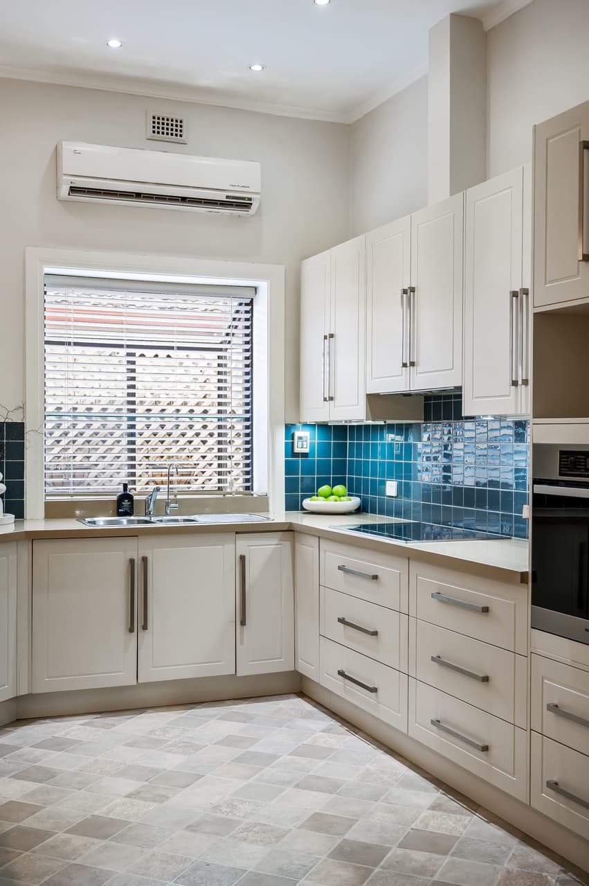 15 Elizabeth Avenue, Plympton - Thumbnail 7