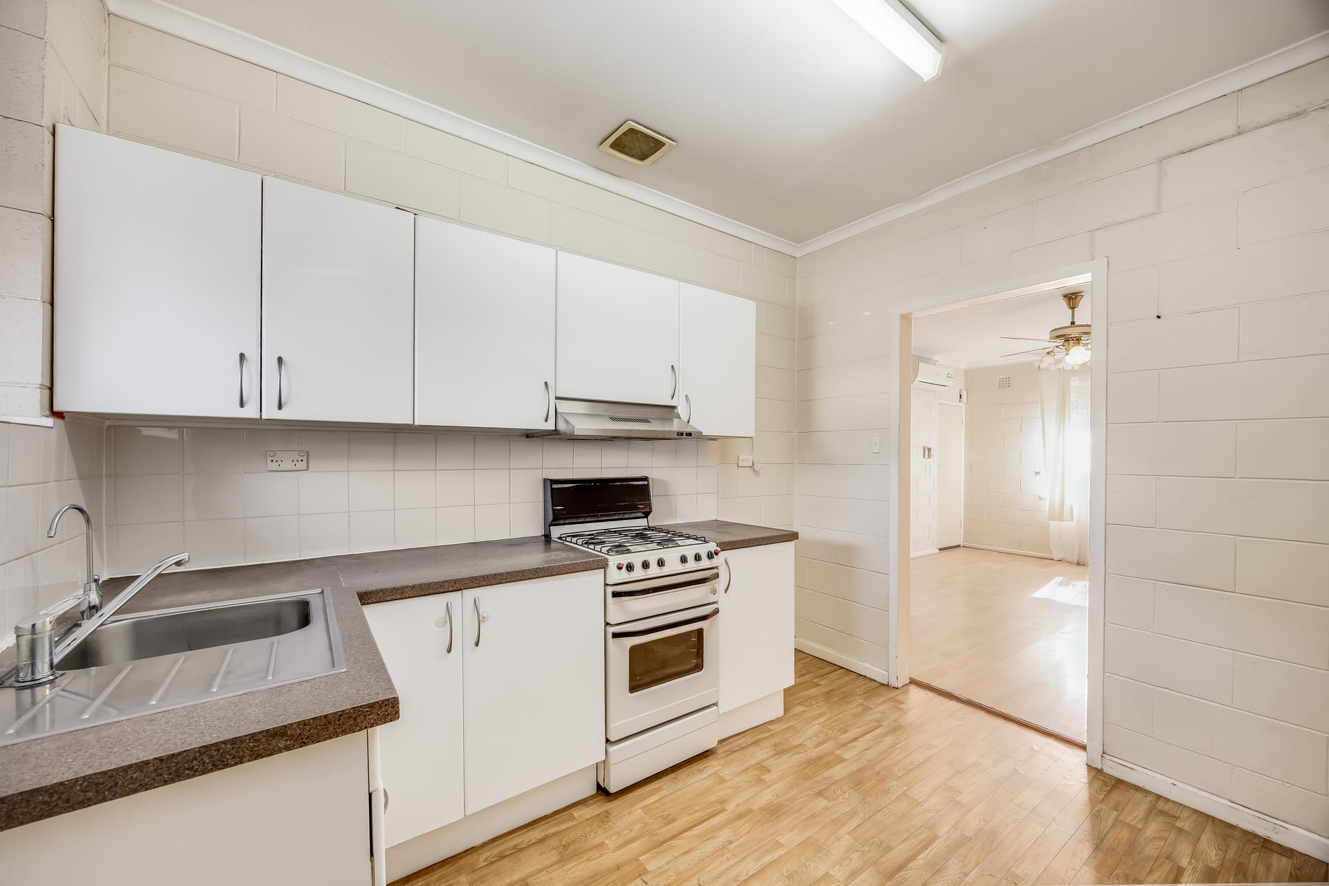 4/27 Daws Road, Mitchell Park - Thumbnail 3