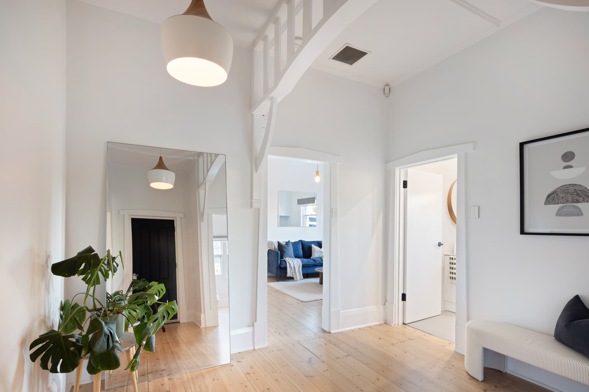 16 St Lawrence Avenue, Croydon - Thumbnail 2