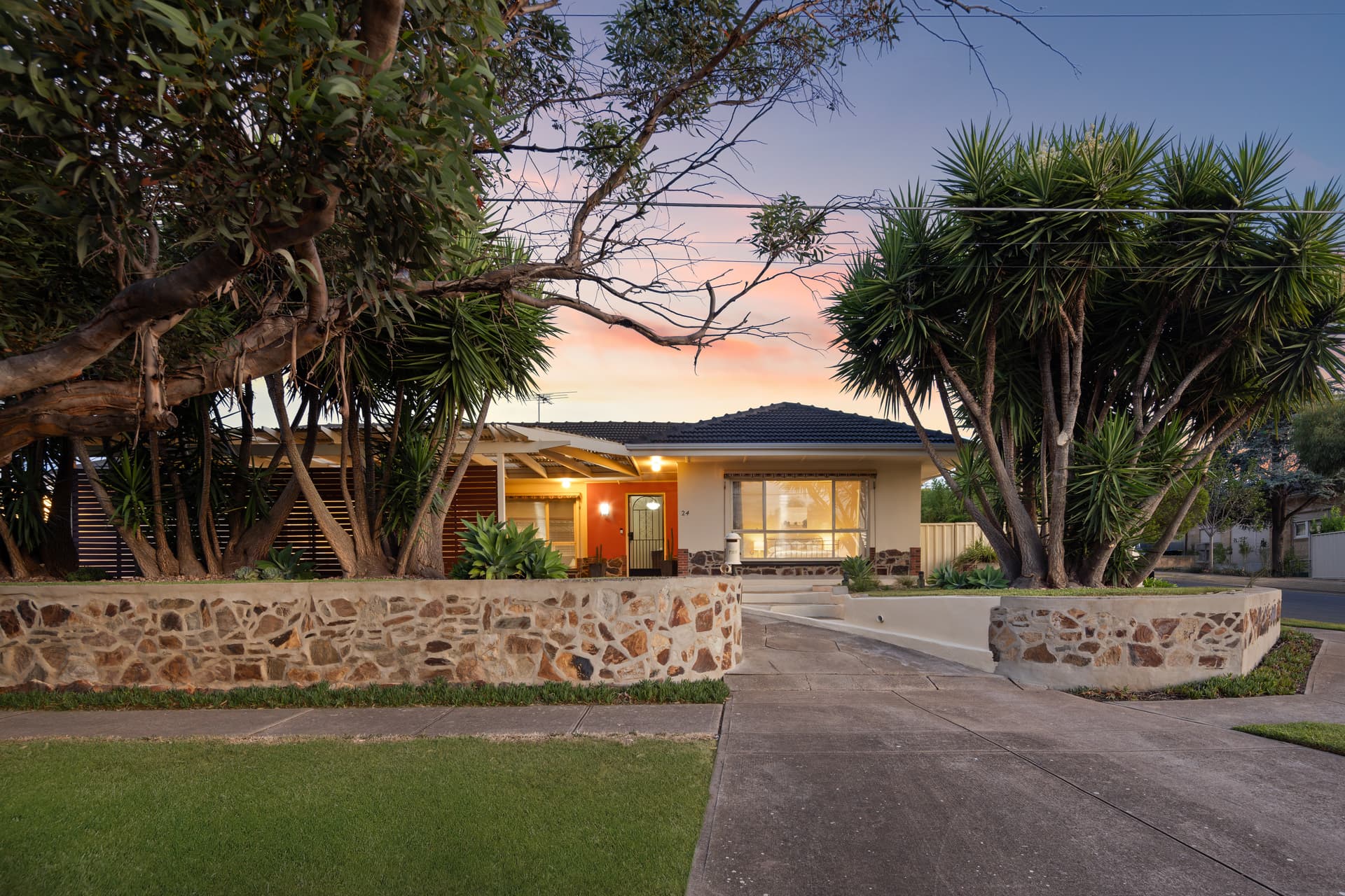 24 Amber Avenue, Clearview - Image 1