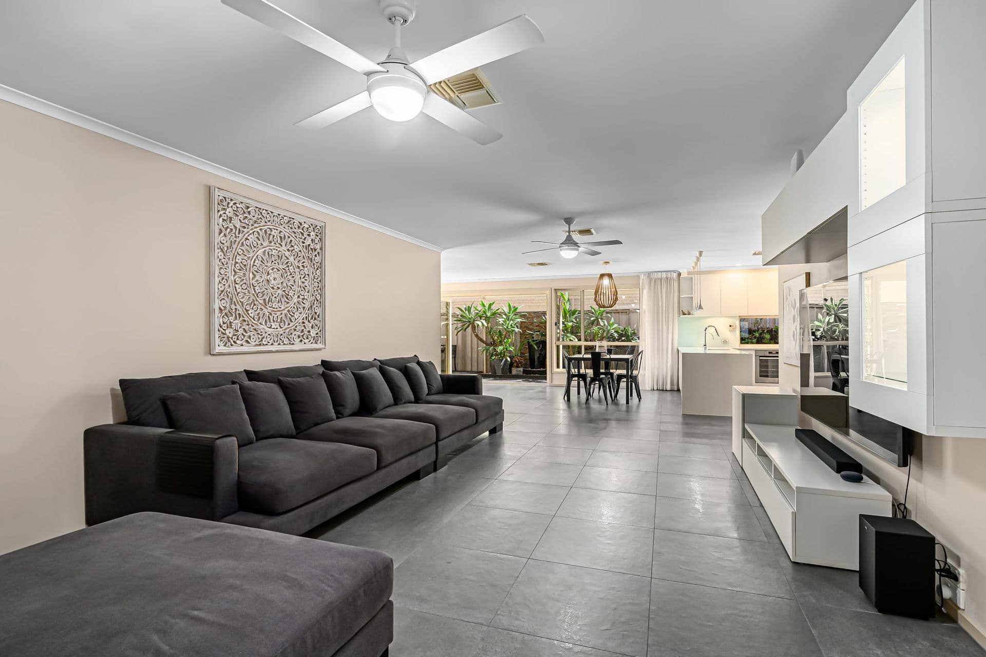 653 Grand Boulevard, Seaford - Thumbnail 8