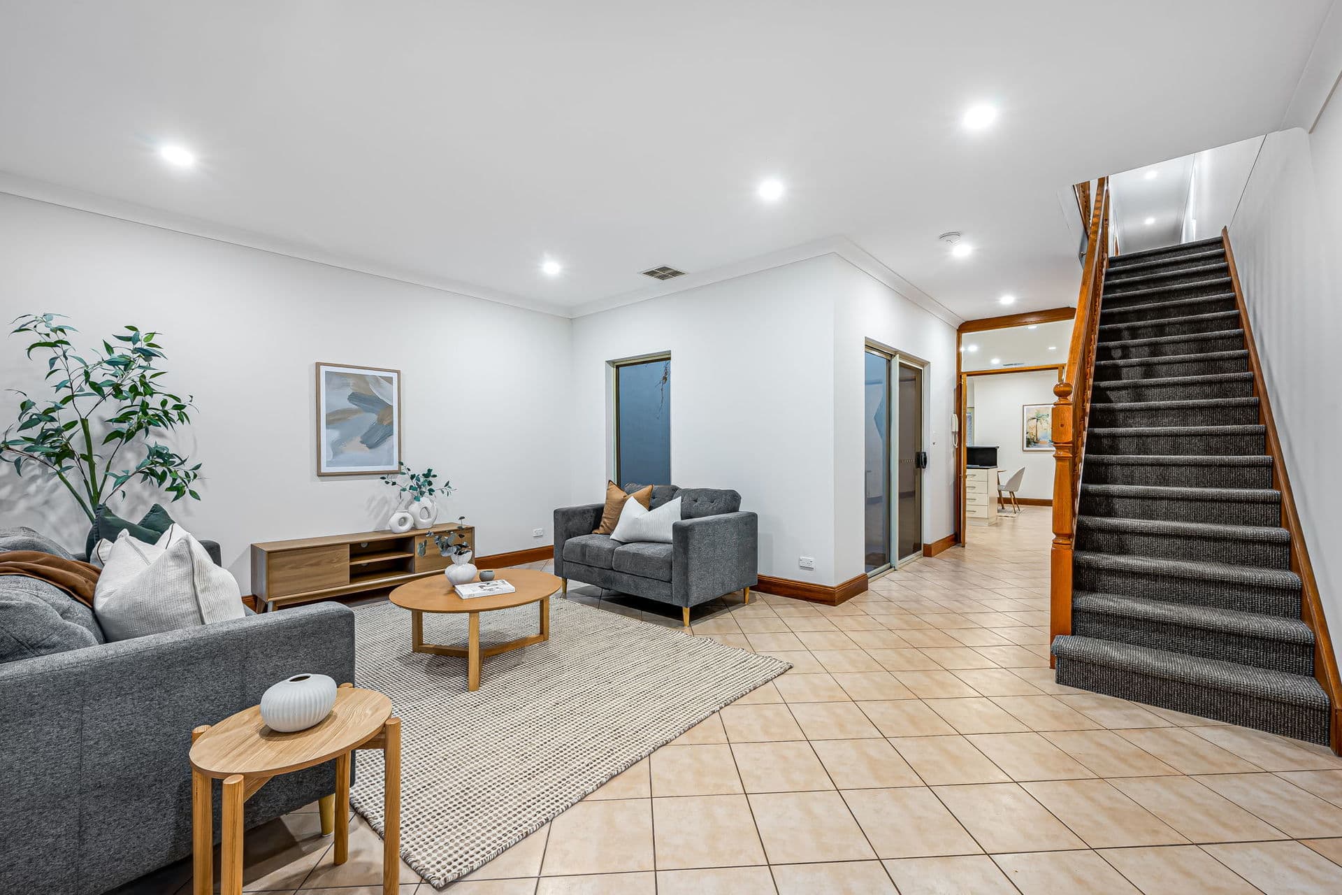 46 Gilbert Street, Adelaide - Thumbnail 2