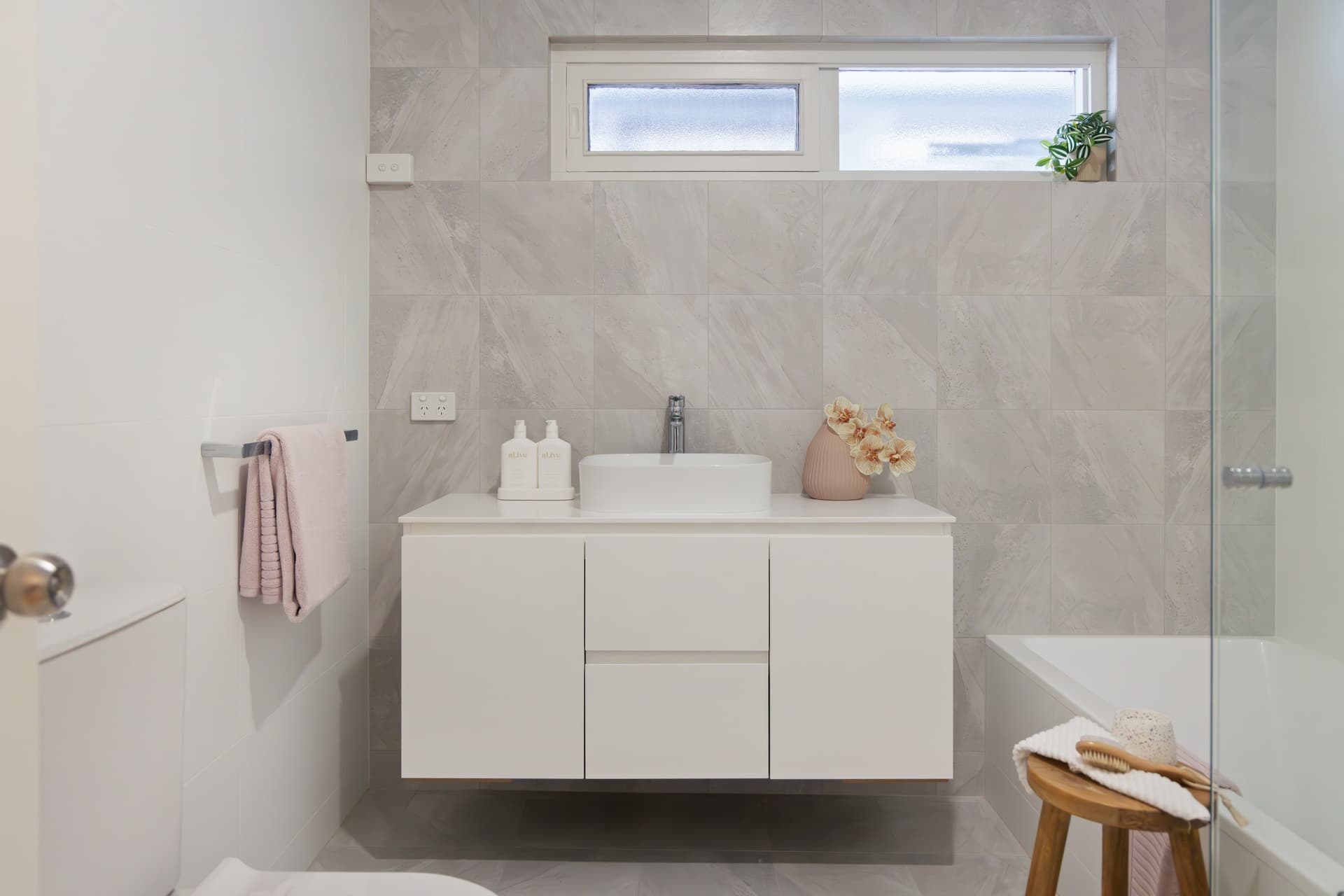 1E Horseshoe Drive, Aberfoyle Park - Thumbnail 4