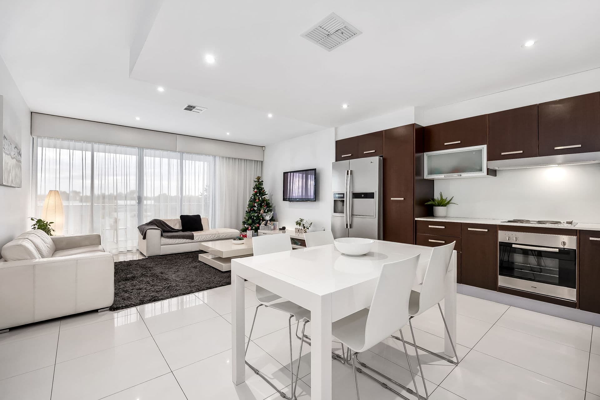 302/1-5 Euston Walk, Mawson Lakes - Thumbnail 4