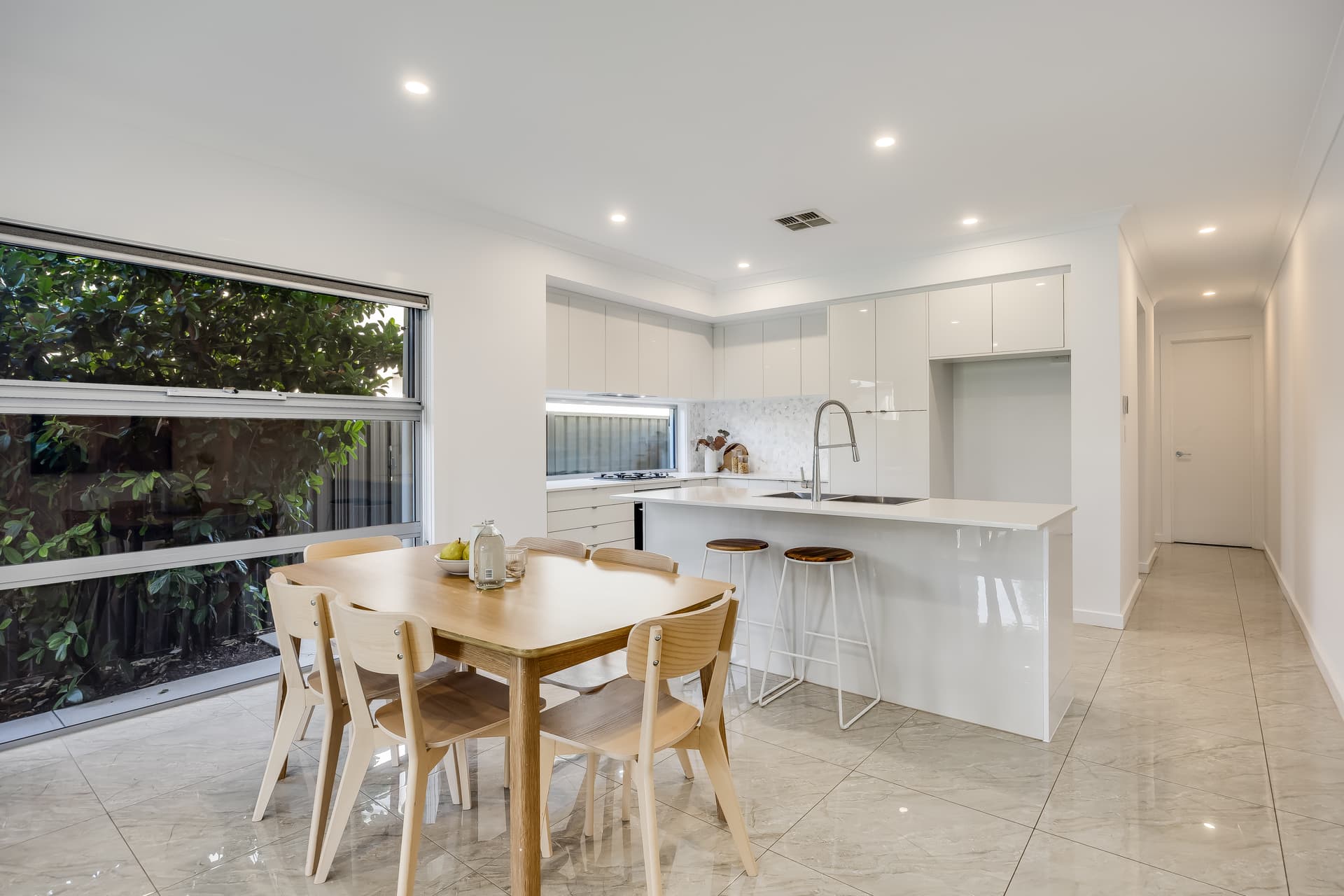 21B Sampson Road, Mitchell Park - Thumbnail 3