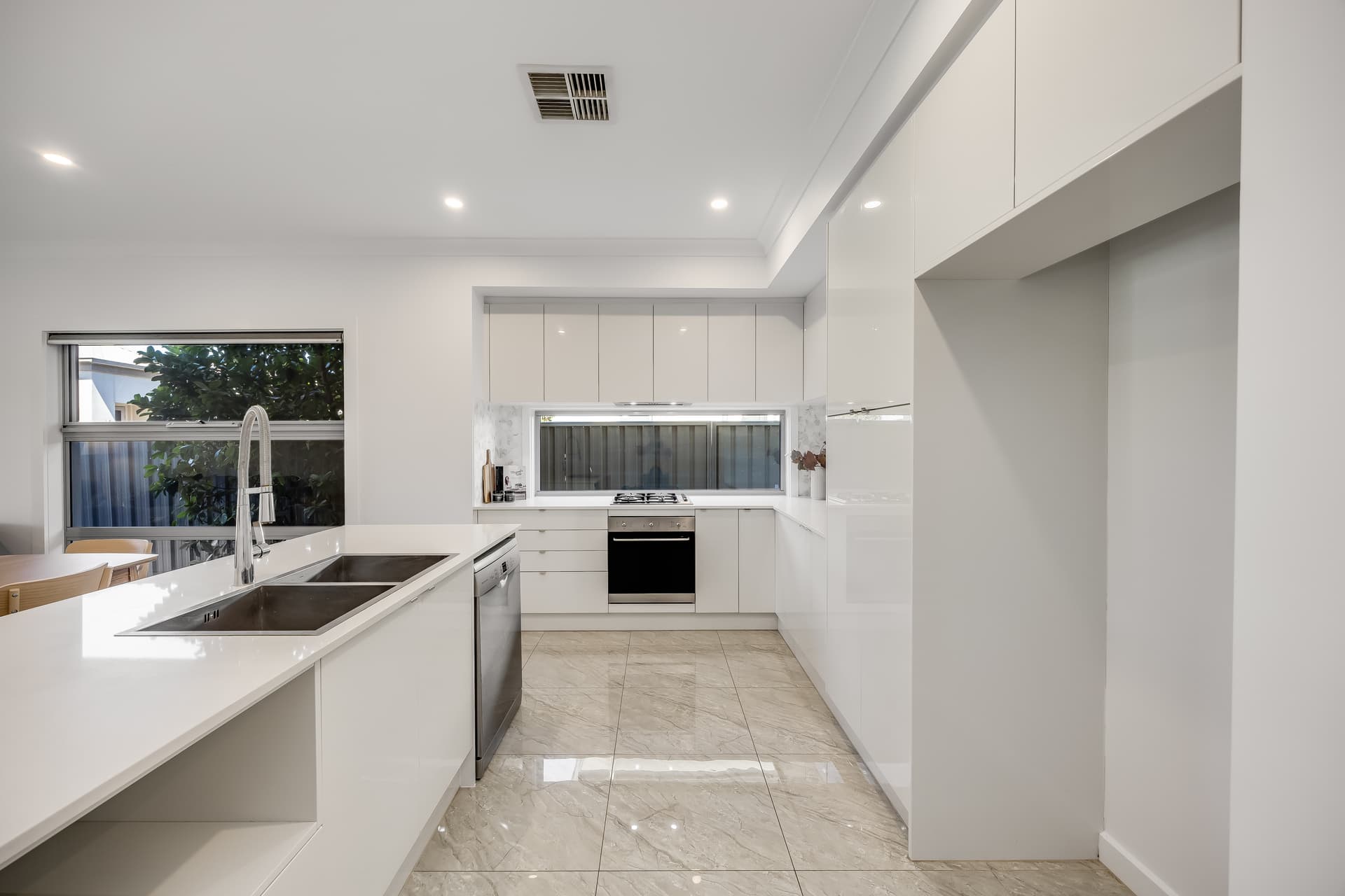 21B Sampson Road, Mitchell Park - Thumbnail 5