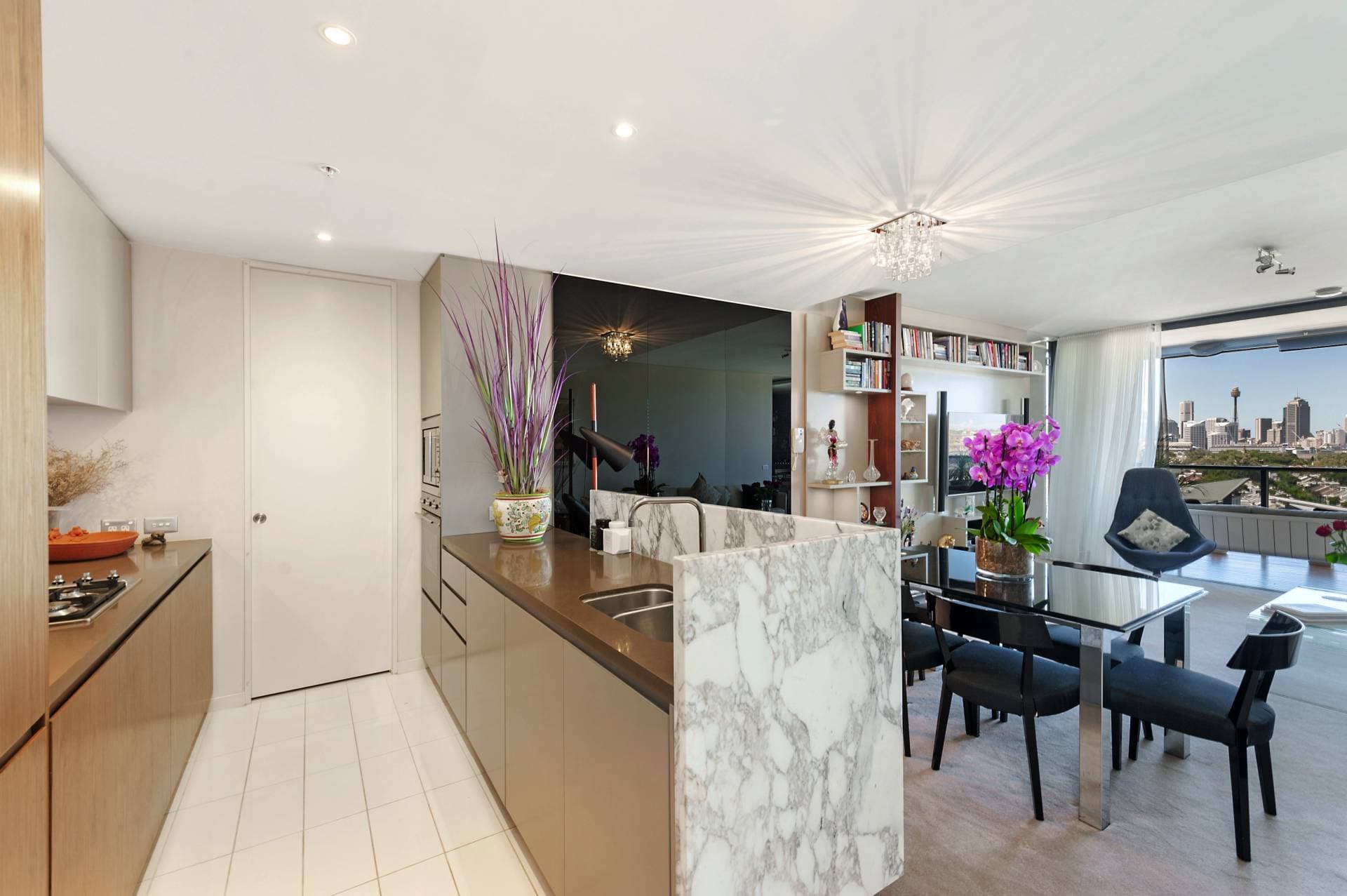 1305, 1 Sterling Cct, Camperdown - Thumbnail 2