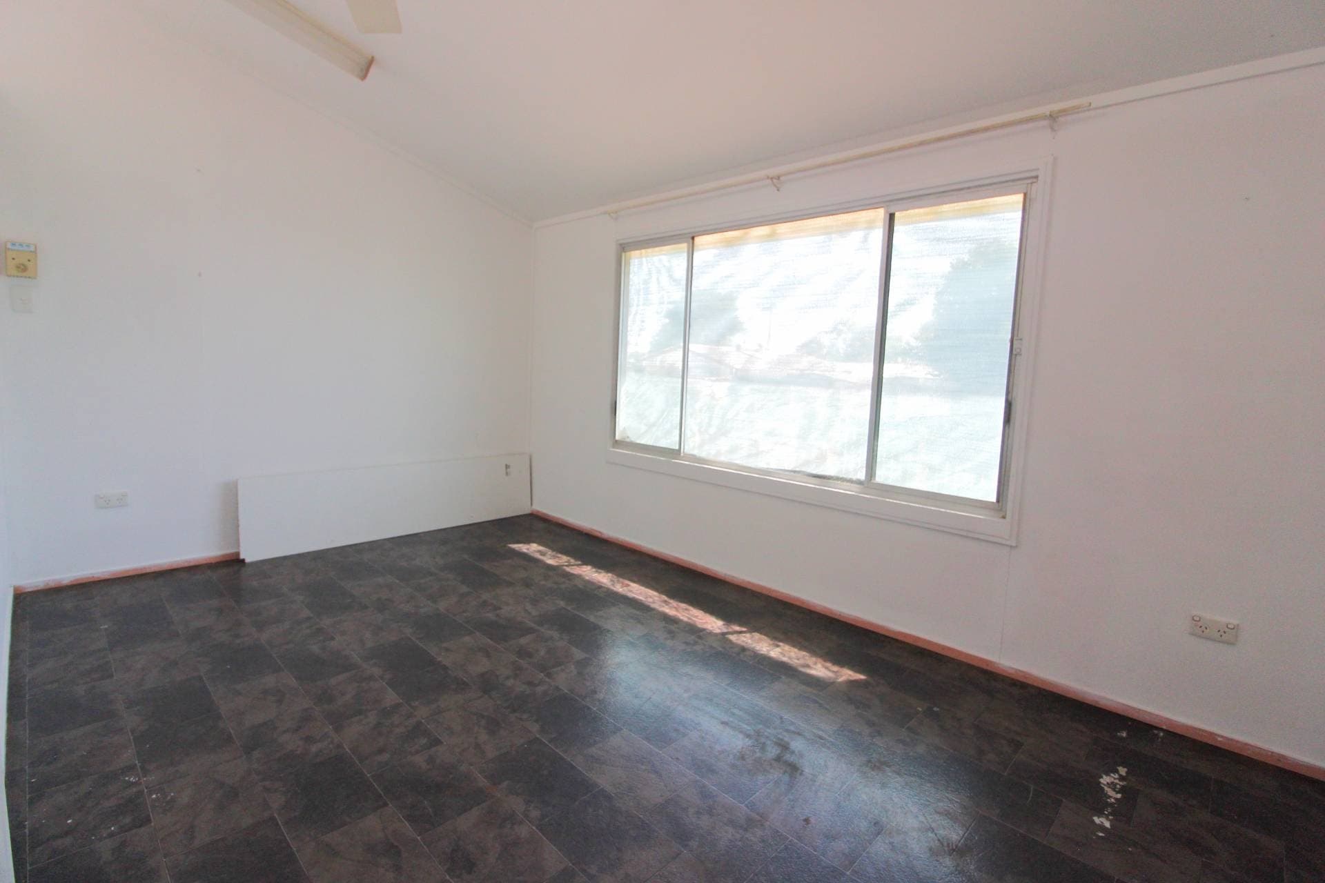 14 Epsilon Avenue, Mount Isa, Mount Isa - Thumbnail 4