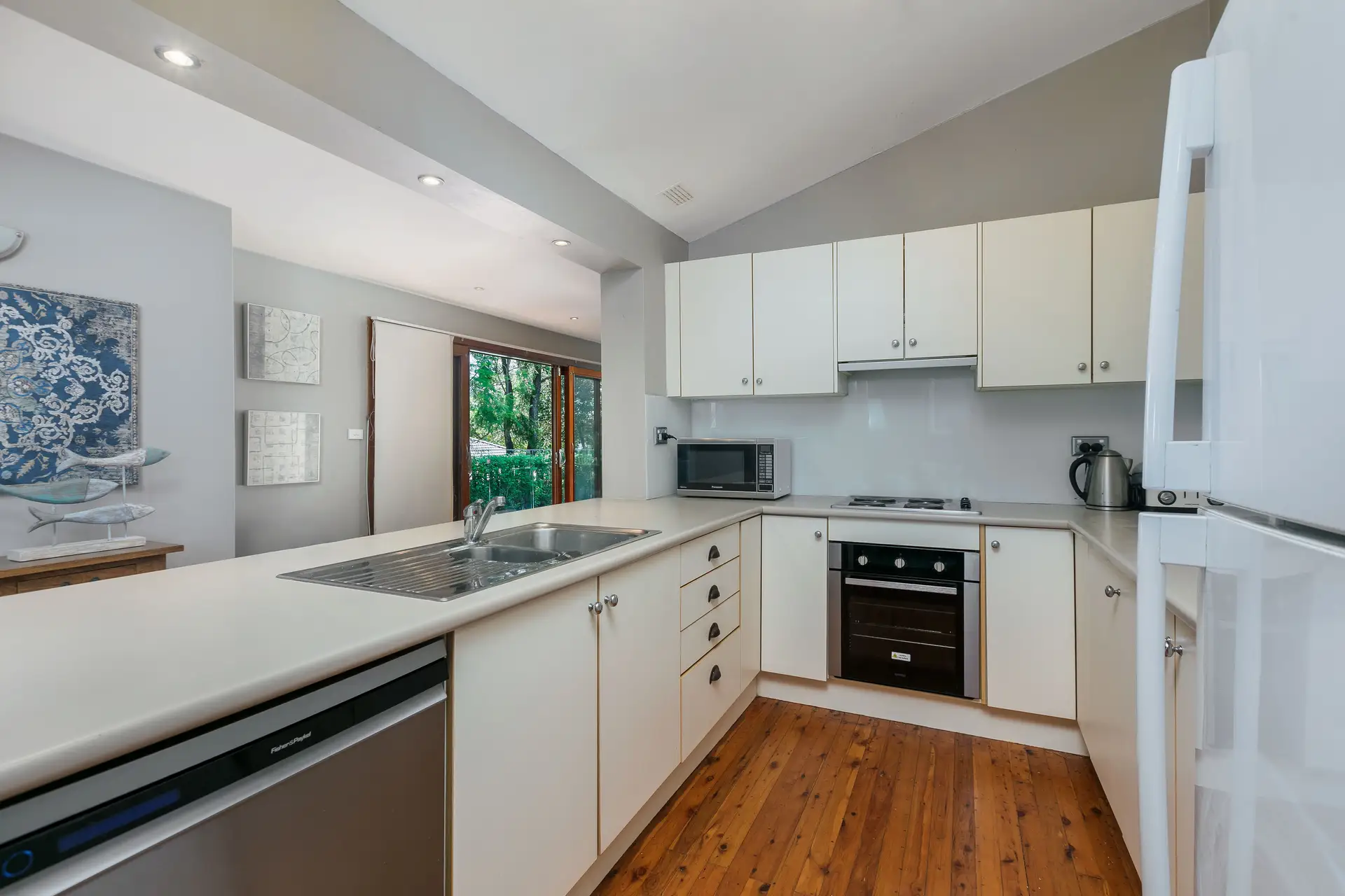 7 Greenhill Close, Castle Hill NSW, Castle Hill - Thumbnail 4