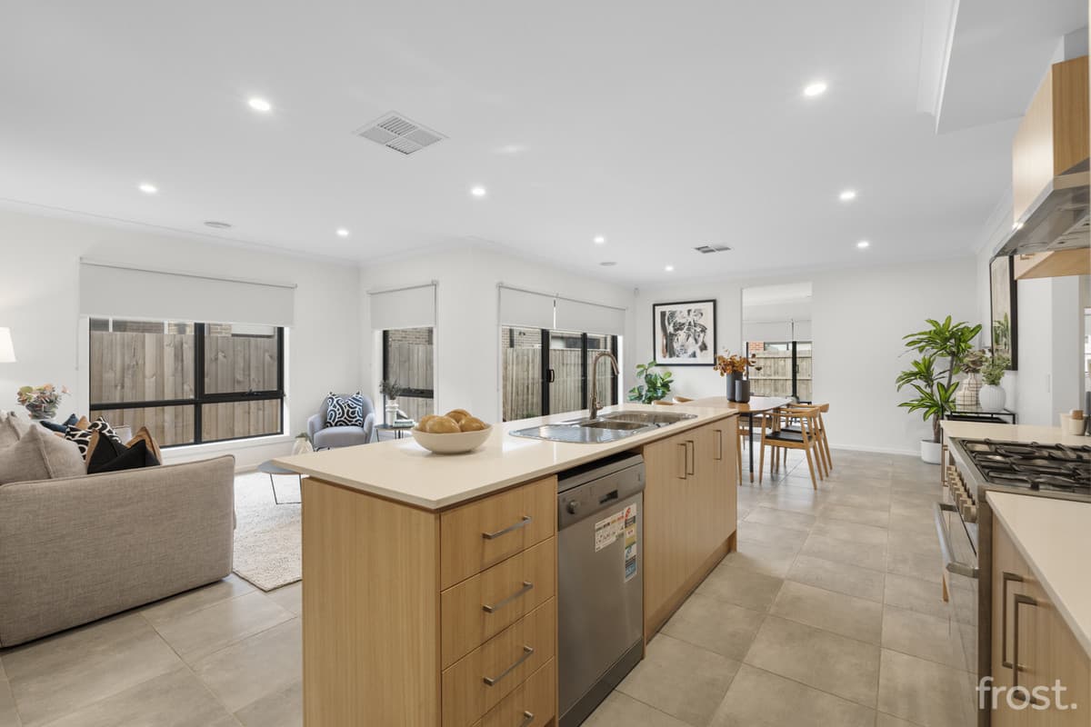 1A/26 Ross Street, Wallan - Thumbnail 3