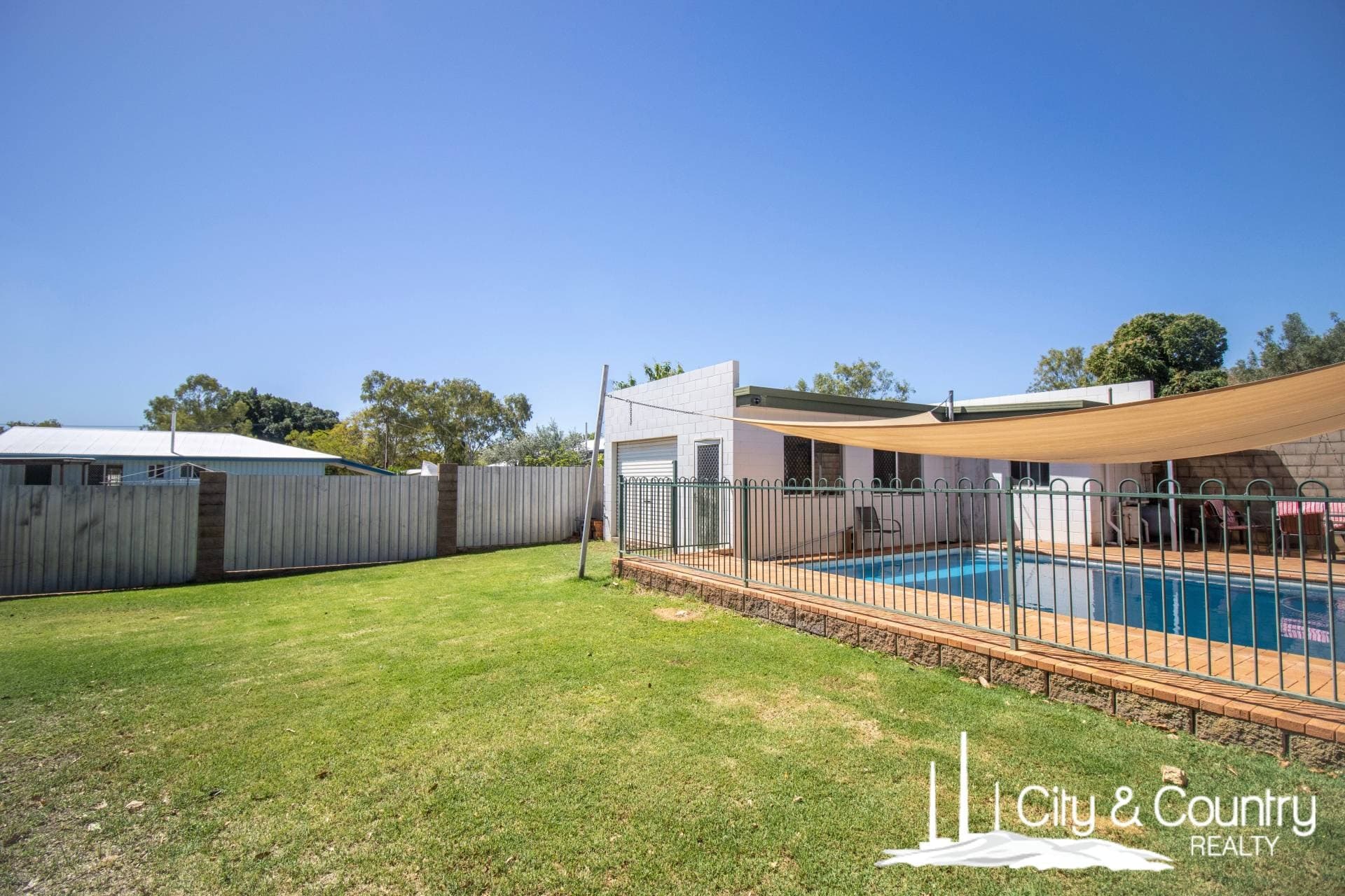 11 Paterson Crescent, Mount Isa, Mount Isa - Thumbnail 3