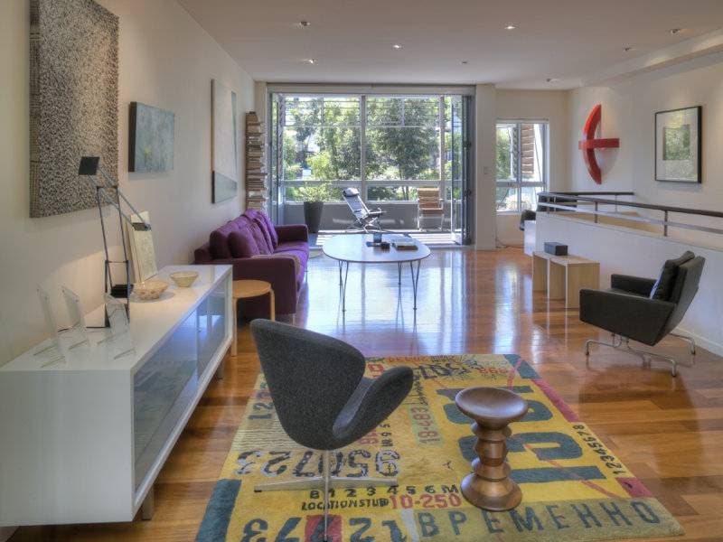 2, 9 Sterling Circuit, Russell Lea - Image 1