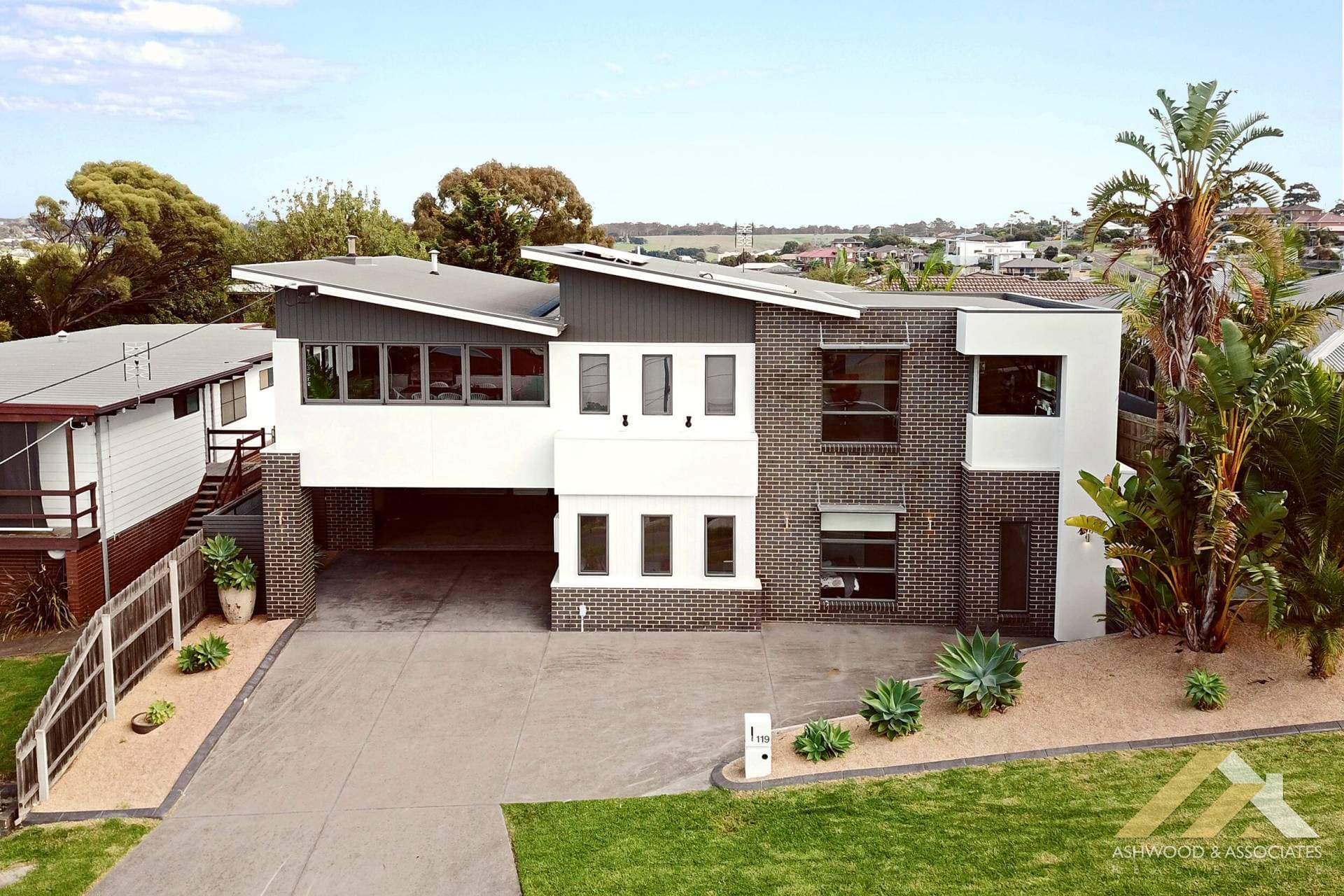 1008/211 223 Pacific Highway, North Sydney - Thumbnail 2