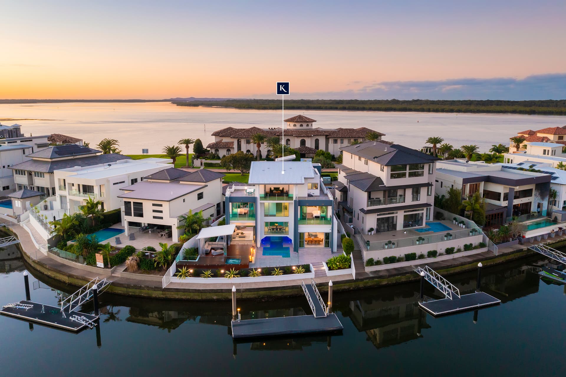 19 Knightsbridge Parade East , Sovereign Islands, QLD, 4216, Sovereign Islands - Thumbnail 2