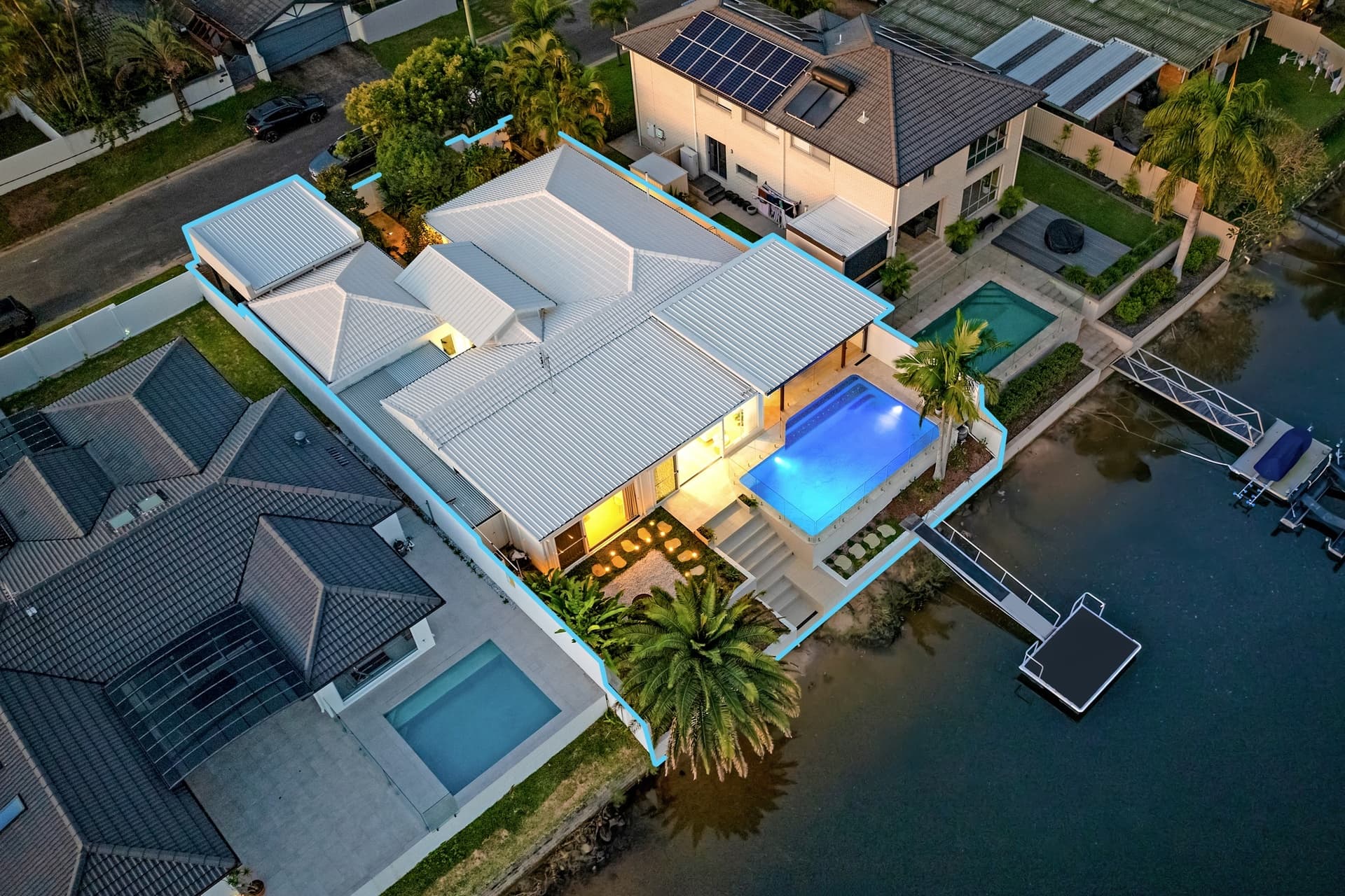 8 Ensenada Court, Broadbeach Waters, QLD, 4218, Broadbeach Waters - Thumbnail 2