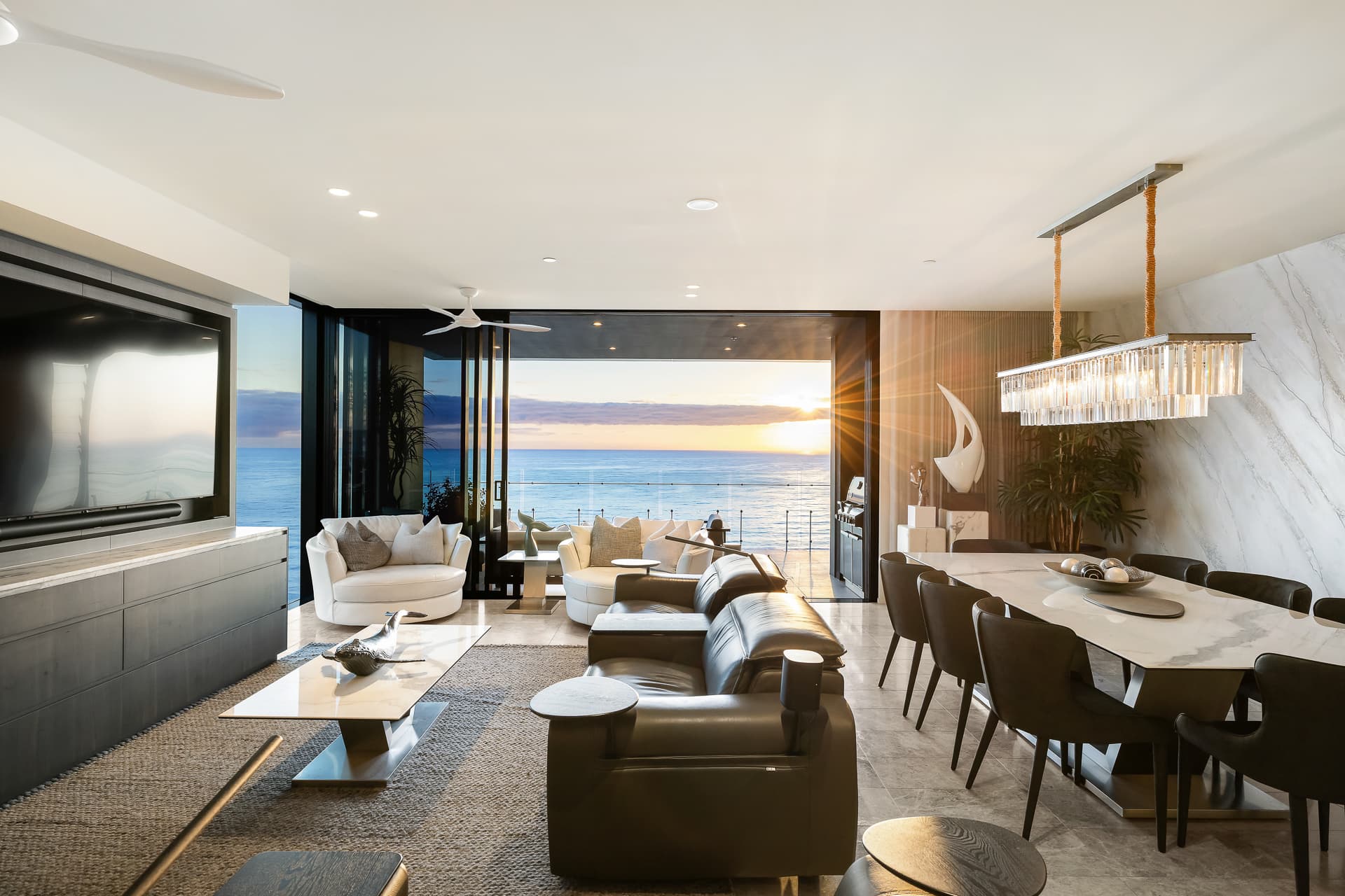 1701/31 Broadbeach Boulevard, Broadbeach, QLD, 4218, Broadbeach - Thumbnail 3