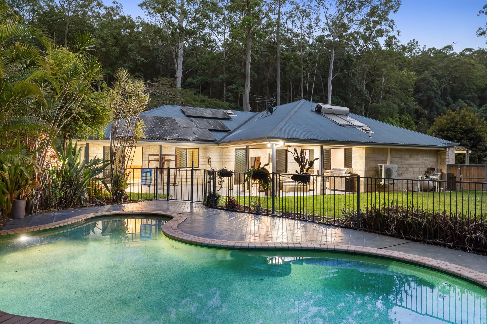 404 Error, Tallebudgera - Image 1