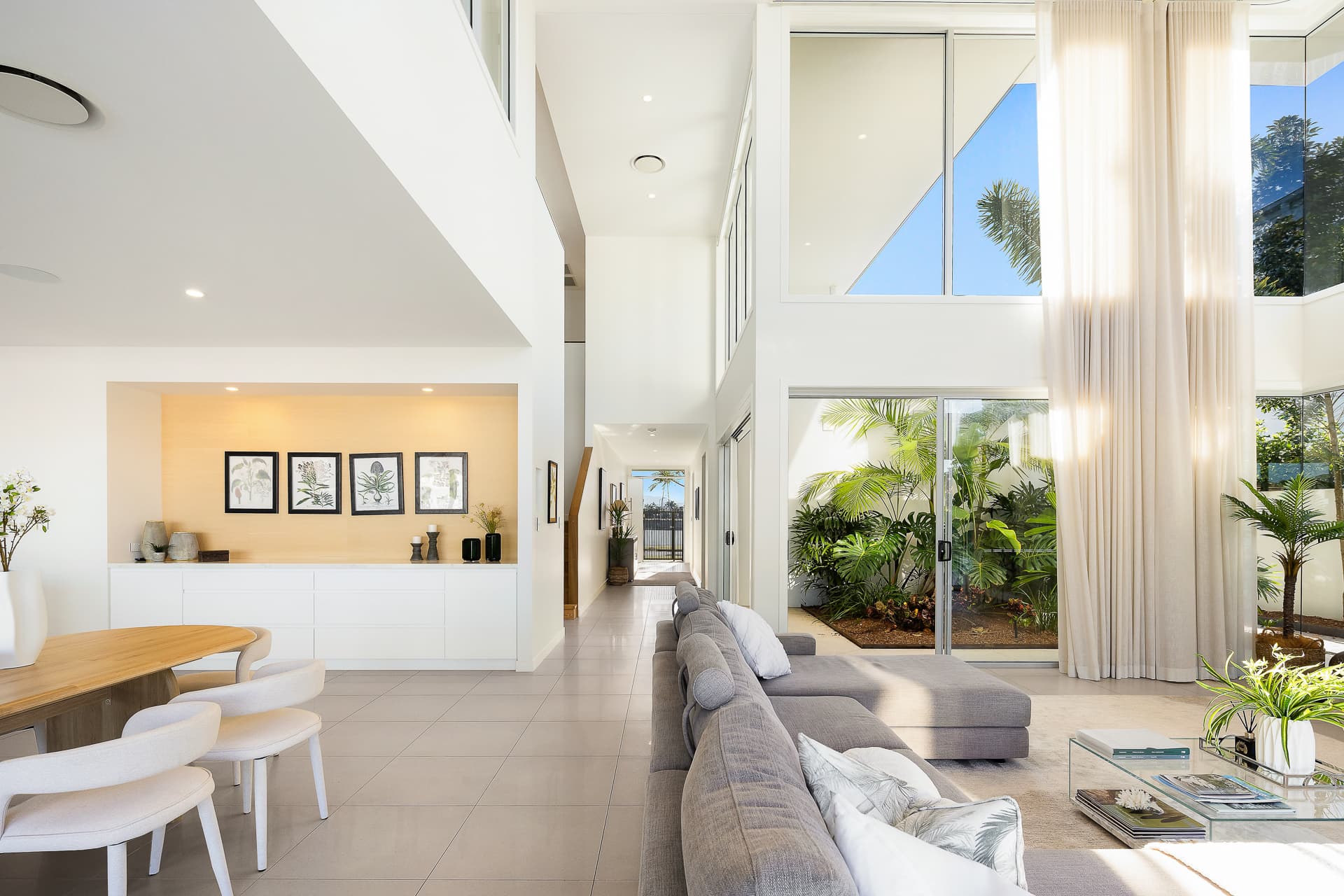 44 Lakeview Boulevard, Mermaid Waters, QLD, 4218, Mermaid Waters - Thumbnail 4