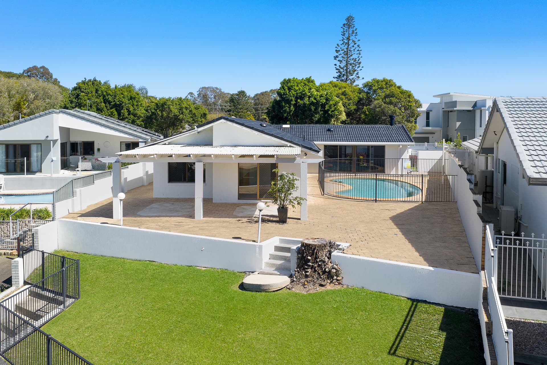 1 Cedar Place, Broadbeach Waters, QLD, 4218, Broadbeach Waters - Thumbnail 2