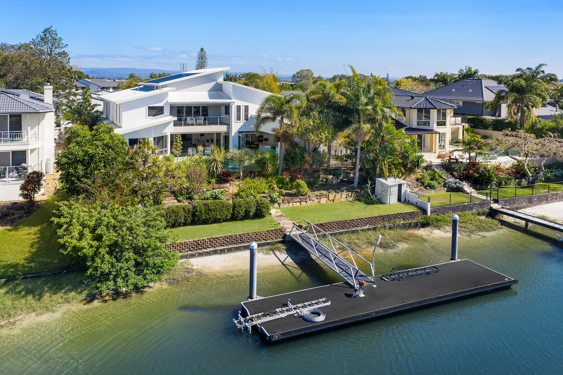 10 Saint Tropez Terrace, Sorrento, QLD, 4217, Bundall - Thumbnail 4