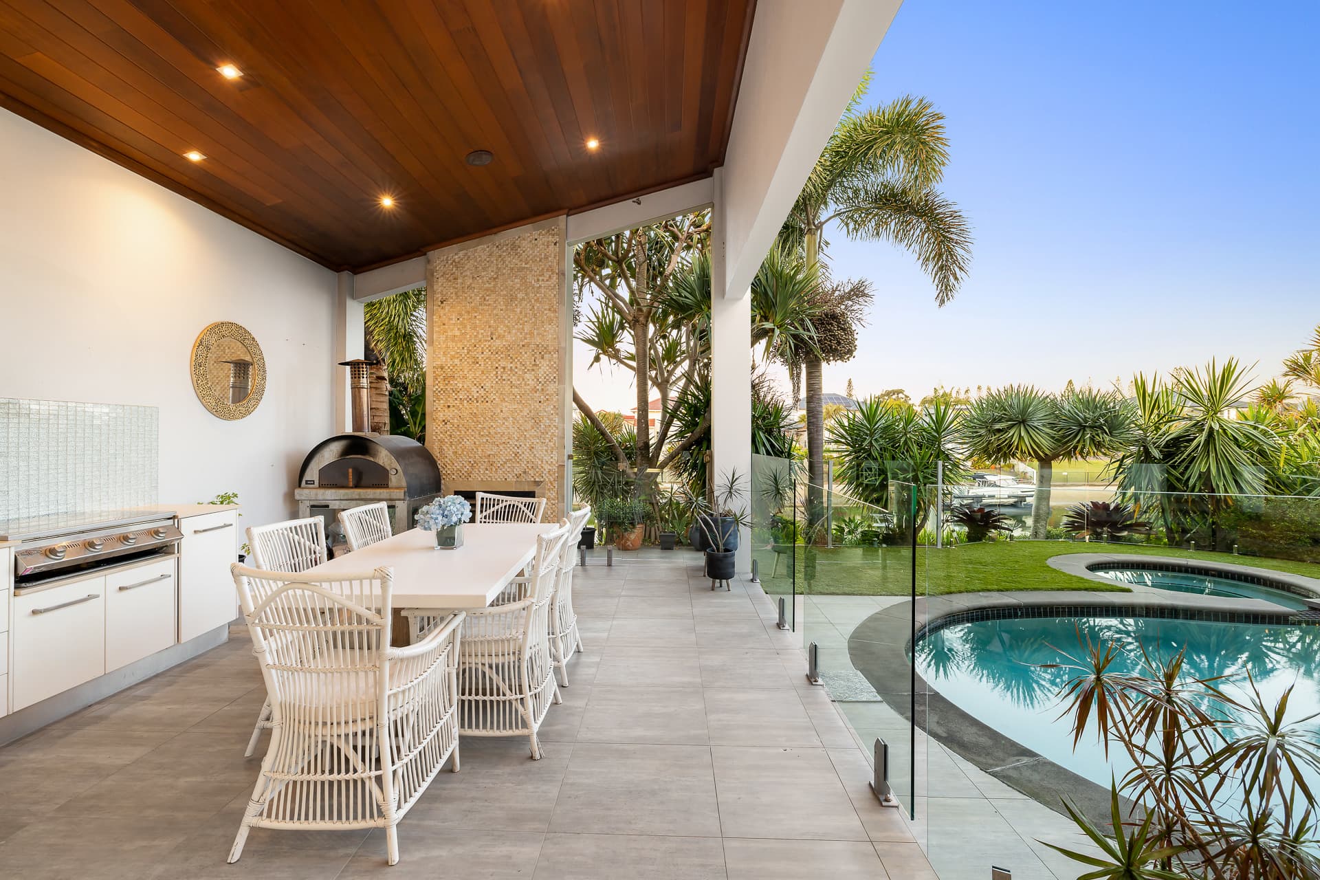 10 Saint Tropez Terrace, Sorrento, QLD, 4217, Bundall - Thumbnail 5