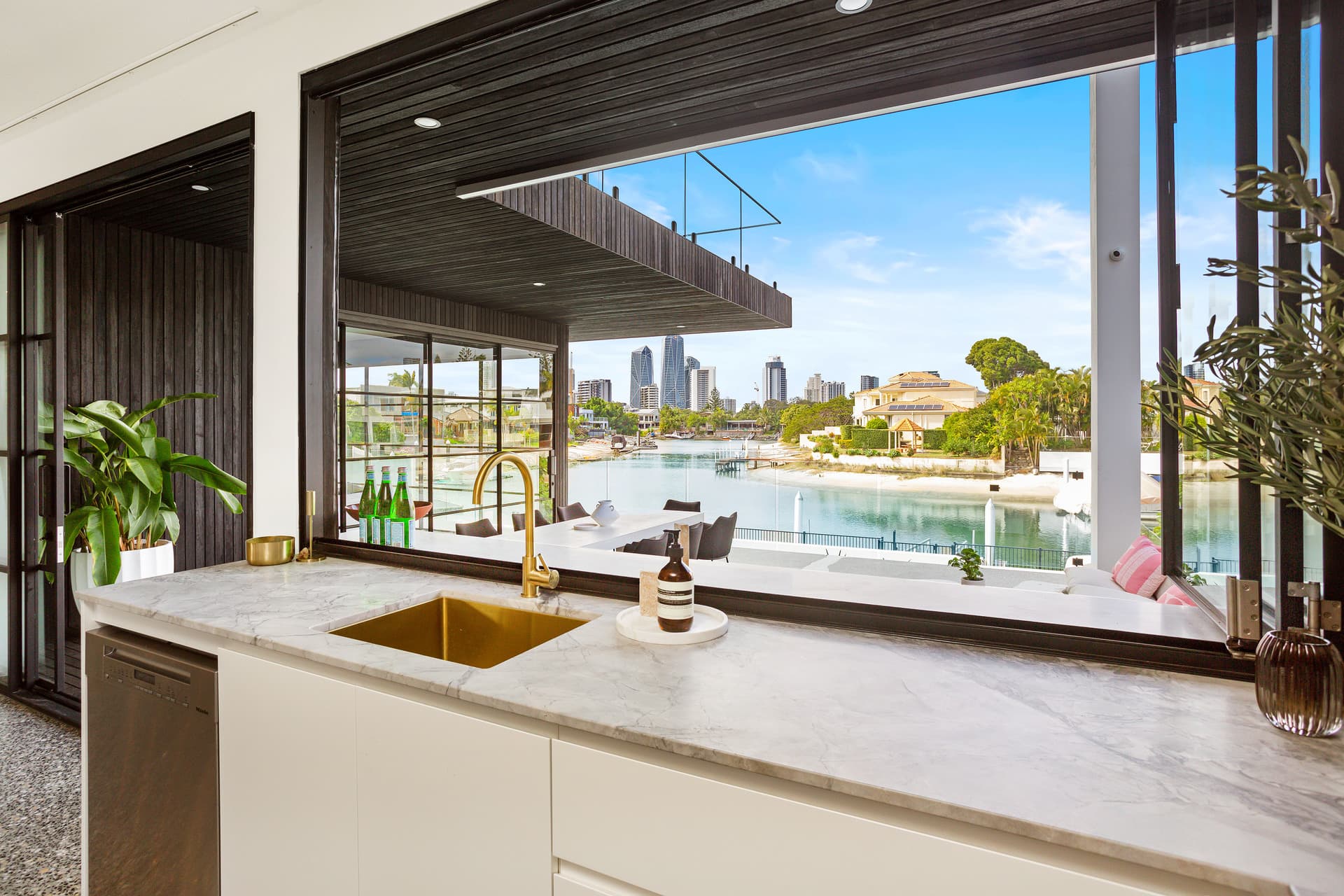 10 Rio Vista Boulevard, Broadbeach Waters, QLD, 4218, Broadbeach Waters - Thumbnail 4