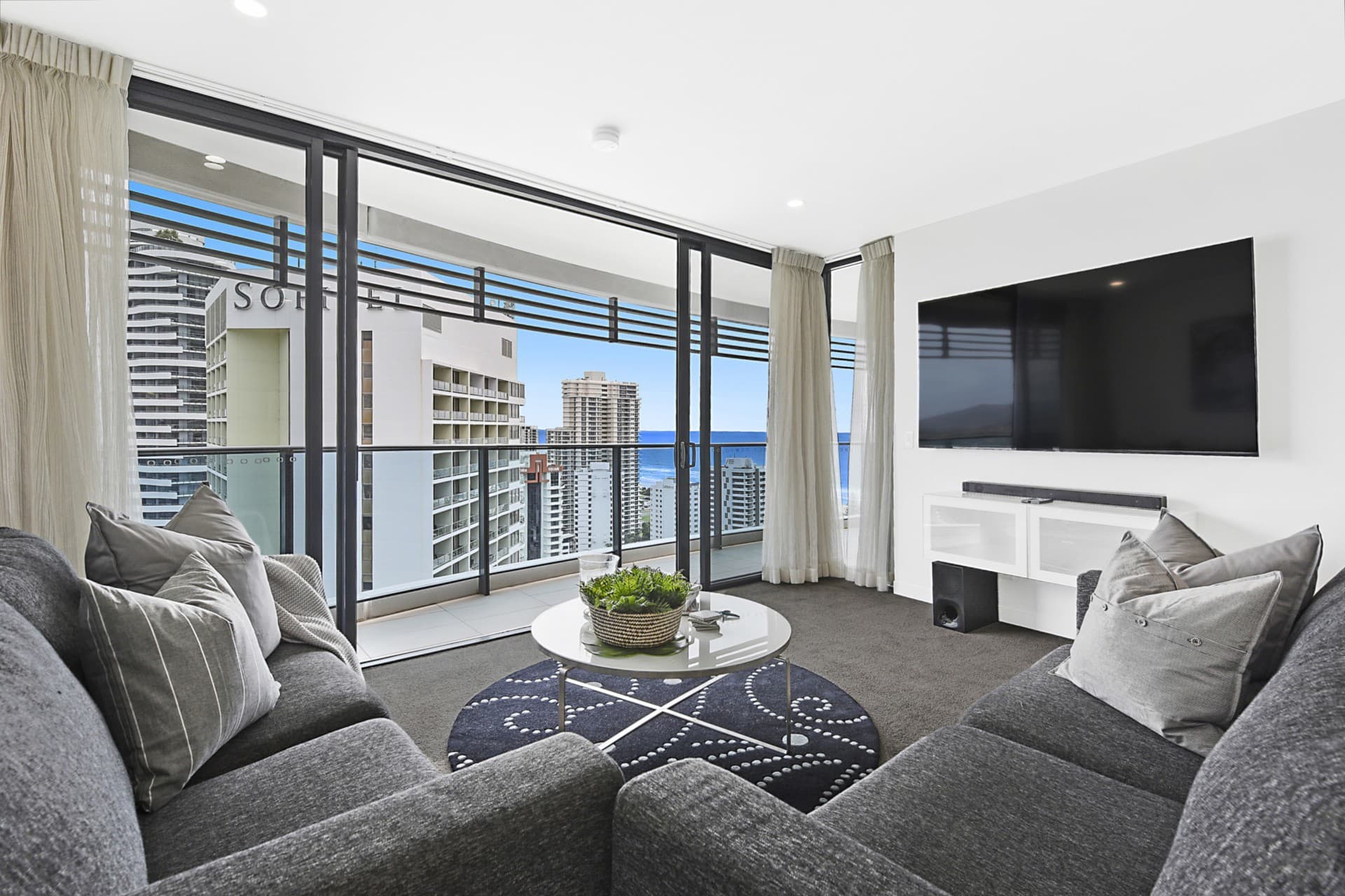 22103/21 Elizabeth Avenue, Broadbeach, QLD, 4218, Broadbeach - Thumbnail 3