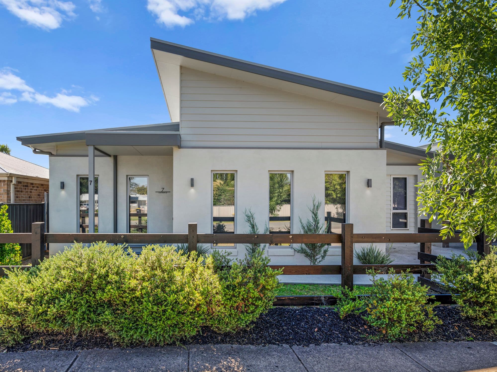 7 Station Street, Mansfield VIC 3722, Mansfield - Image 1