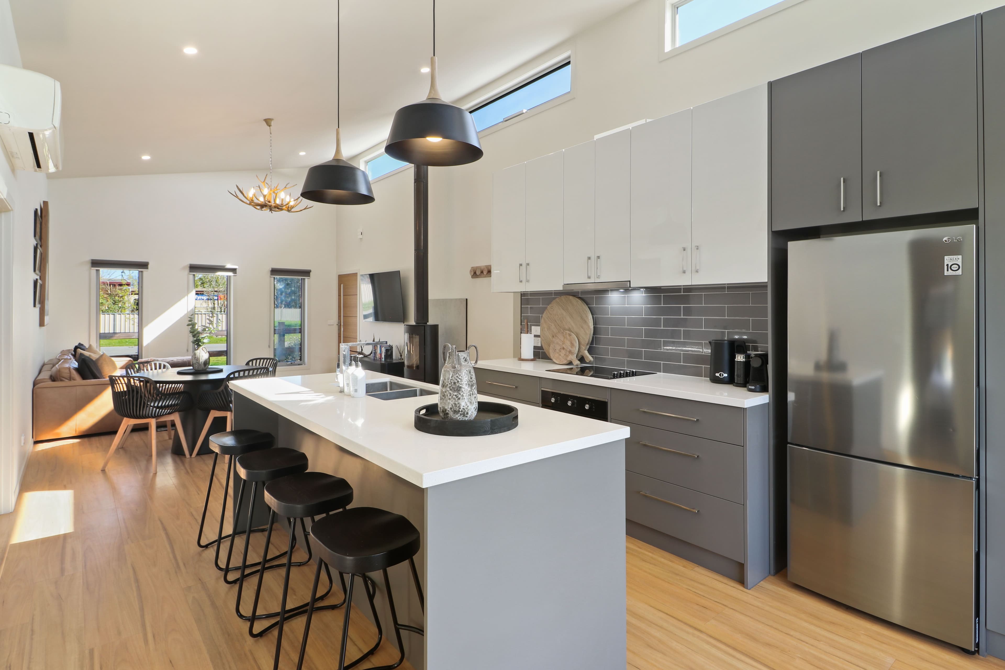 7 Station Street, Mansfield VIC 3722, Mansfield - Thumbnail 2