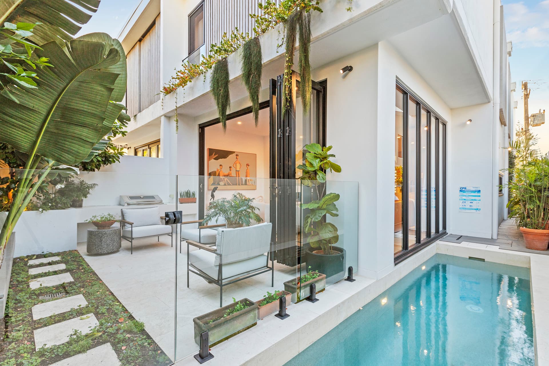 1/12 Seabeach Avenue, Mermaid Beach, QLD, 4218, Mermaid Beach - Thumbnail 4