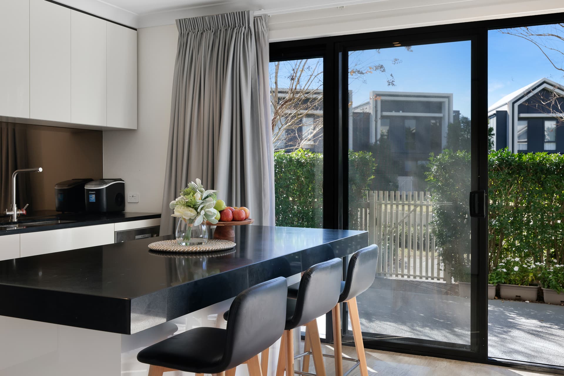 18/9 Arthur Street (Entry Via Ann Street), Mermaid Waters - Thumbnail 5
